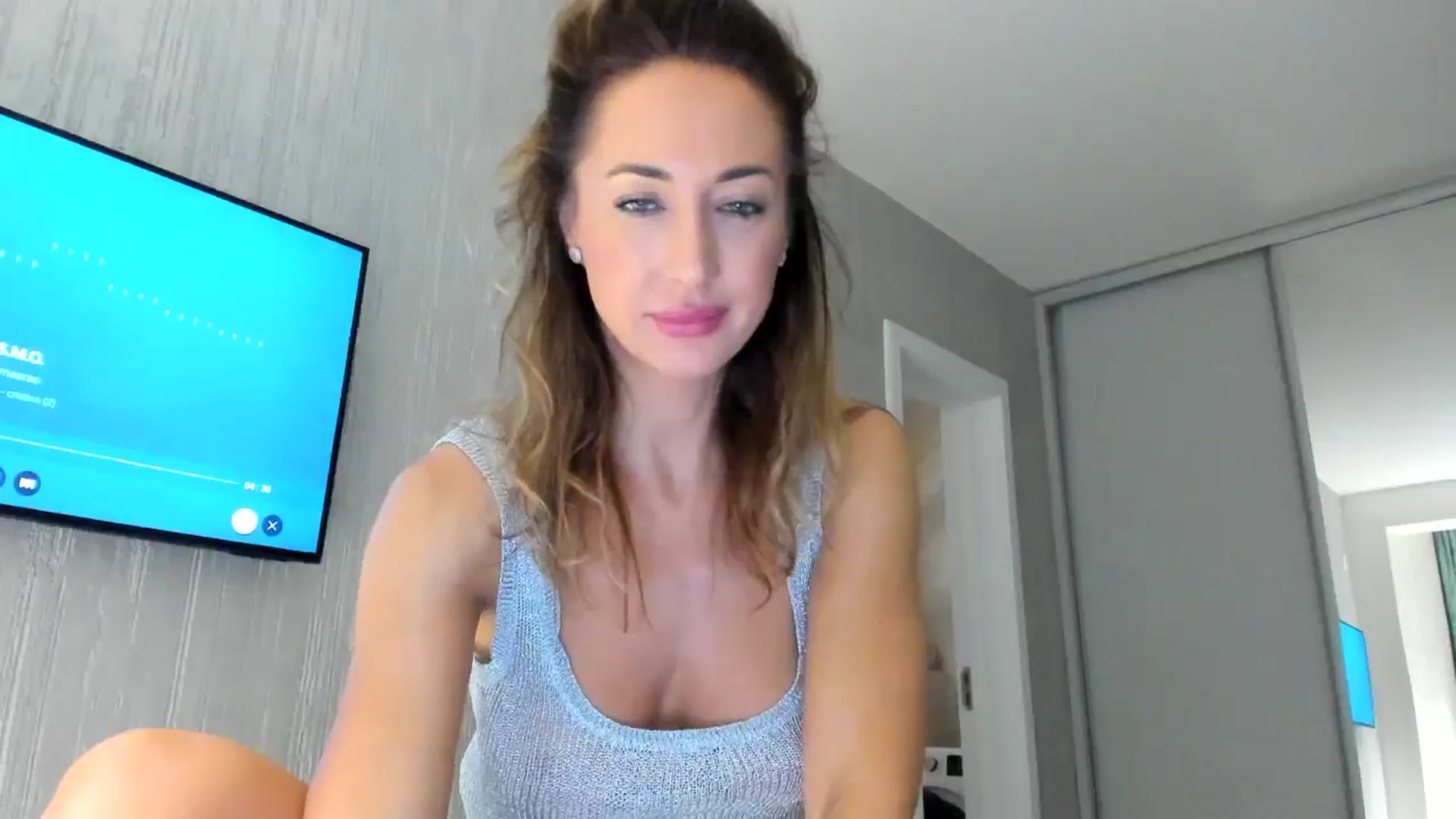 Gallery image thumbnail from CrissMiss's myfreecams stream on, 08/01/2025, 20:08 image 19 of 20