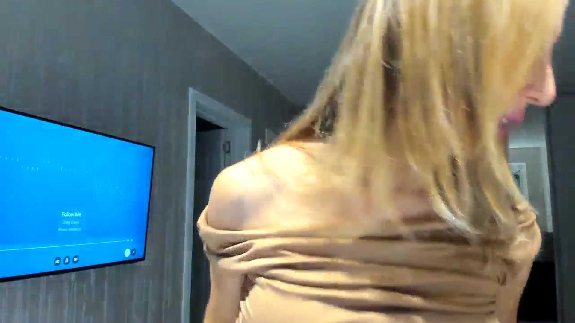 Gallery image thumbnail from CrissMiss's myfreecams stream on, 08/23/2025, 18:17 image 4 of 20