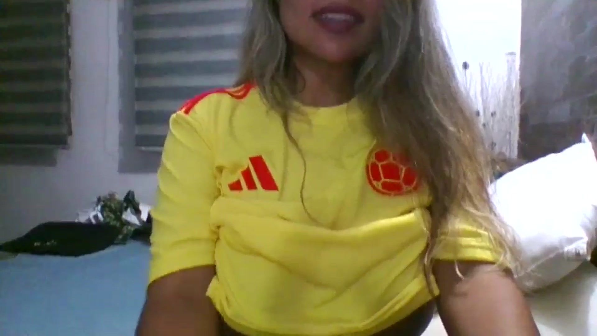 Gallery image thumbnail from Cristal_2018's myfreecams stream on, 09/11/2024, 24:40 image 7 of 20
