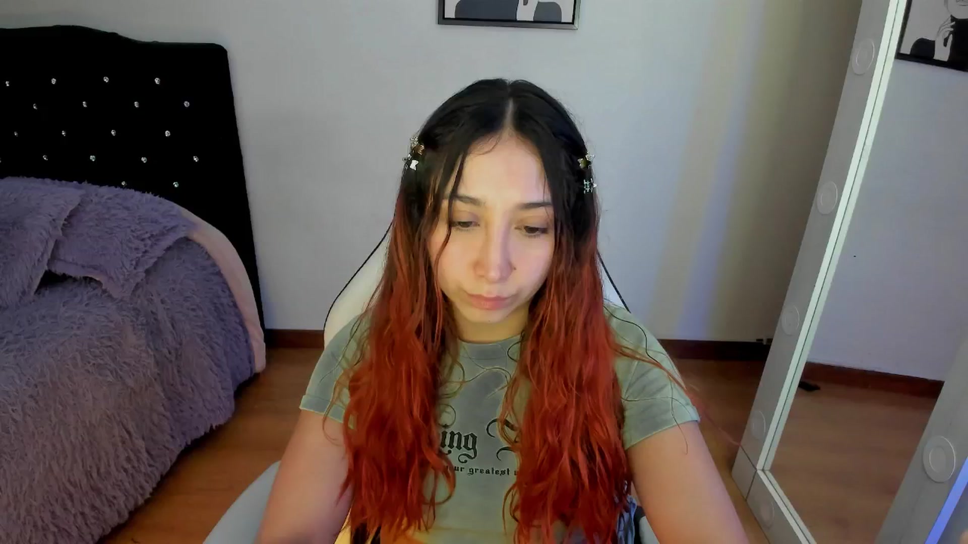 Gallery image thumbnail from Cristal_kat's myfreecams stream on, 10/25/2024, 08:11 image 1 of 20