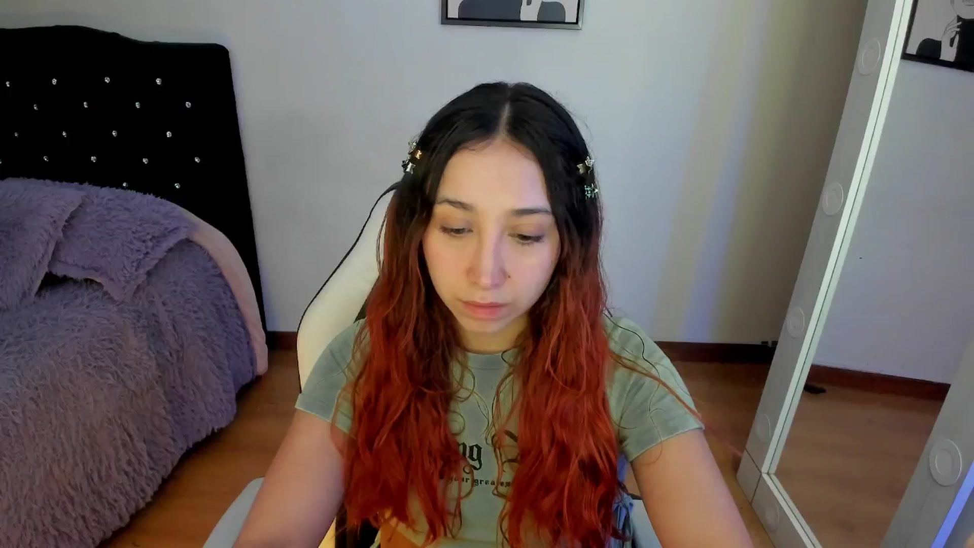 Gallery image thumbnail from Cristal_kat's myfreecams stream on, 10/25/2024, 08:11 image 7 of 20