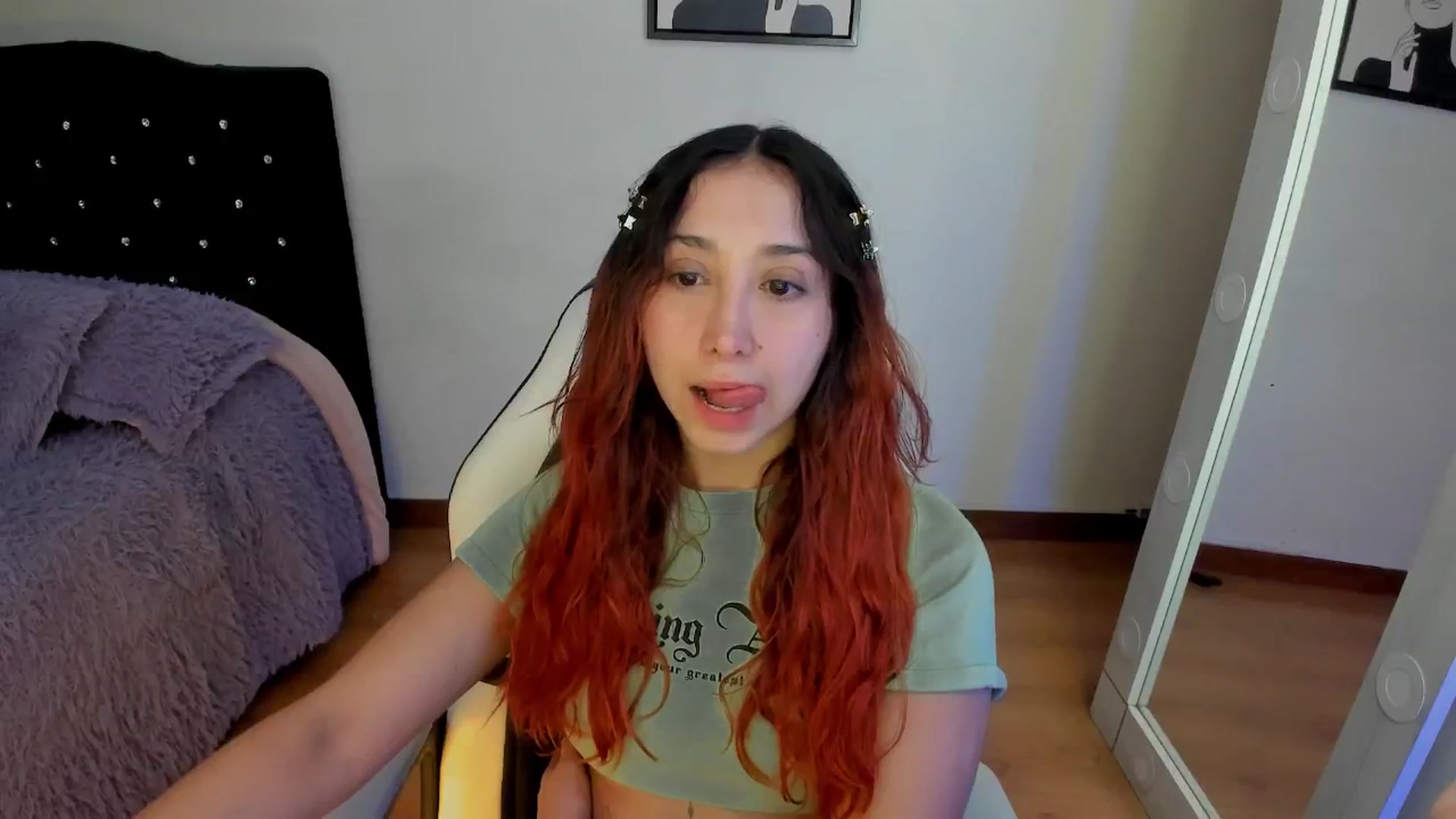 Gallery image thumbnail from Cristal_kat's myfreecams stream on, 10/25/2024, 08:11 image 9 of 20