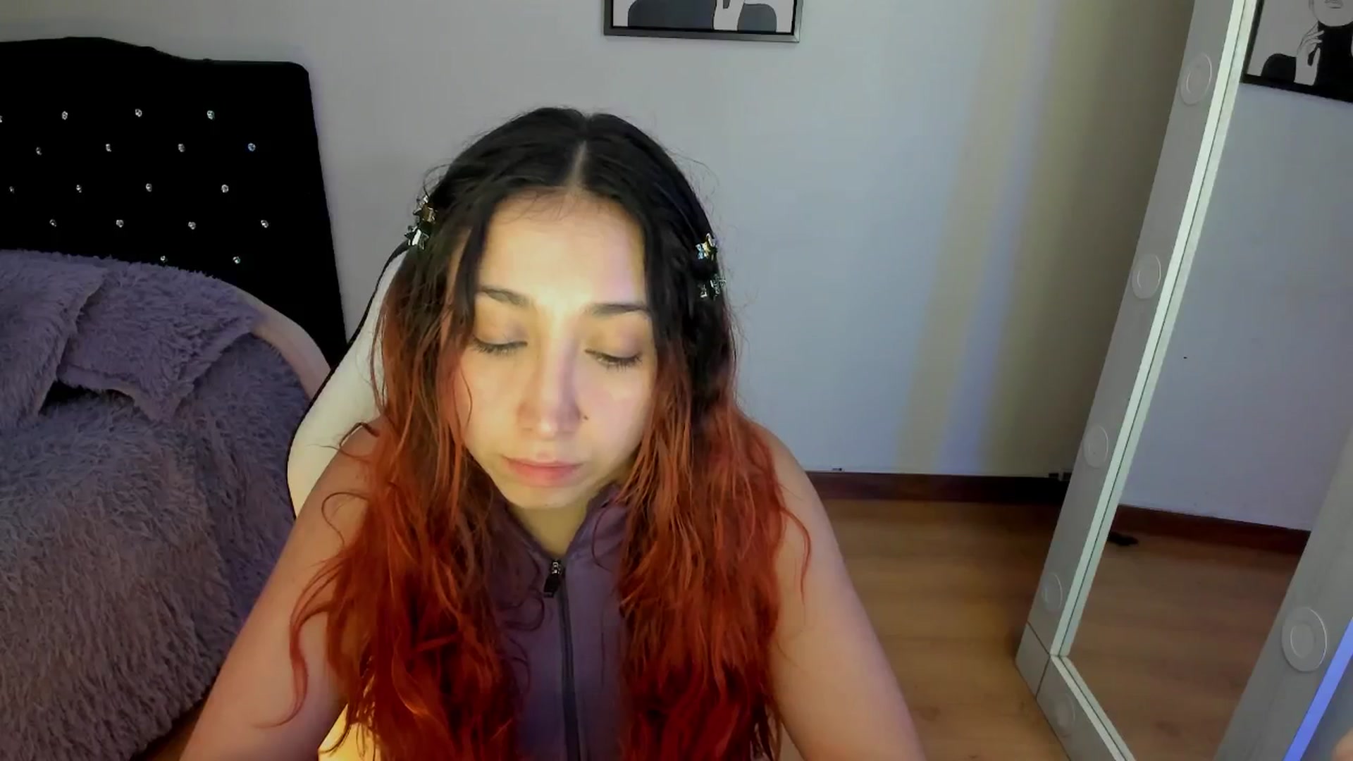 Gallery image thumbnail from Cristal_kat's myfreecams stream on, 10/25/2024, 08:11 image 14 of 20