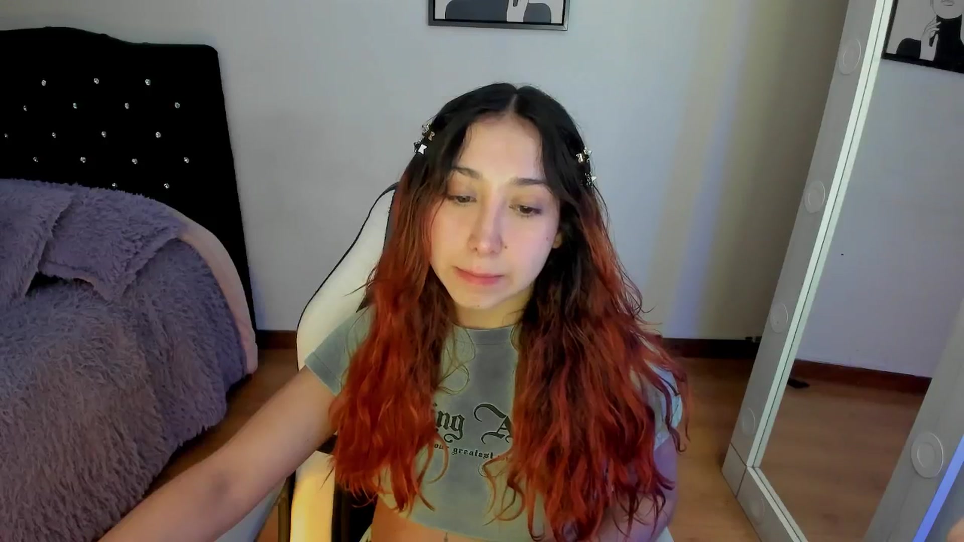 Gallery image thumbnail from Cristal_kat's myfreecams stream on, 10/25/2024, 08:11 image 10 of 20