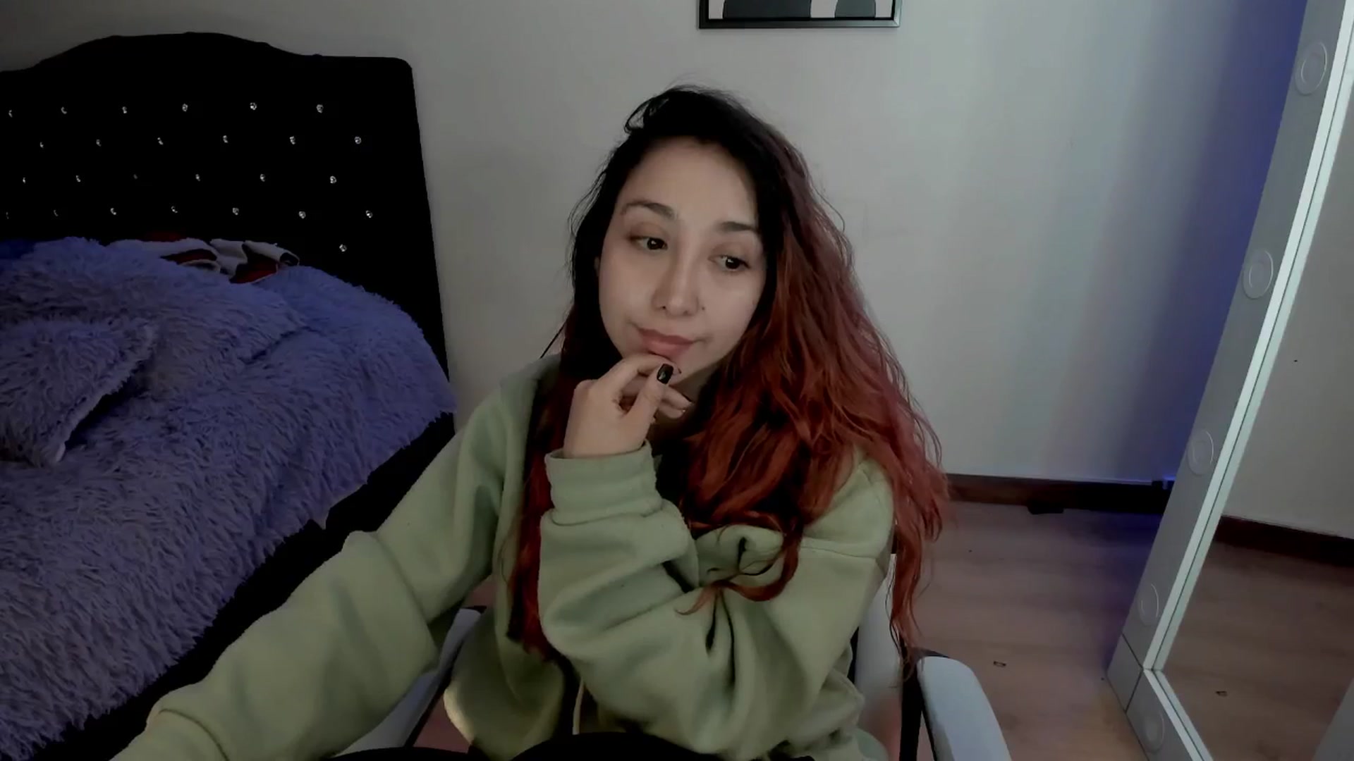 Gallery image thumbnail from Cristal_kat's myfreecams stream on, 10/29/2024, 07:23 image 15 of 20