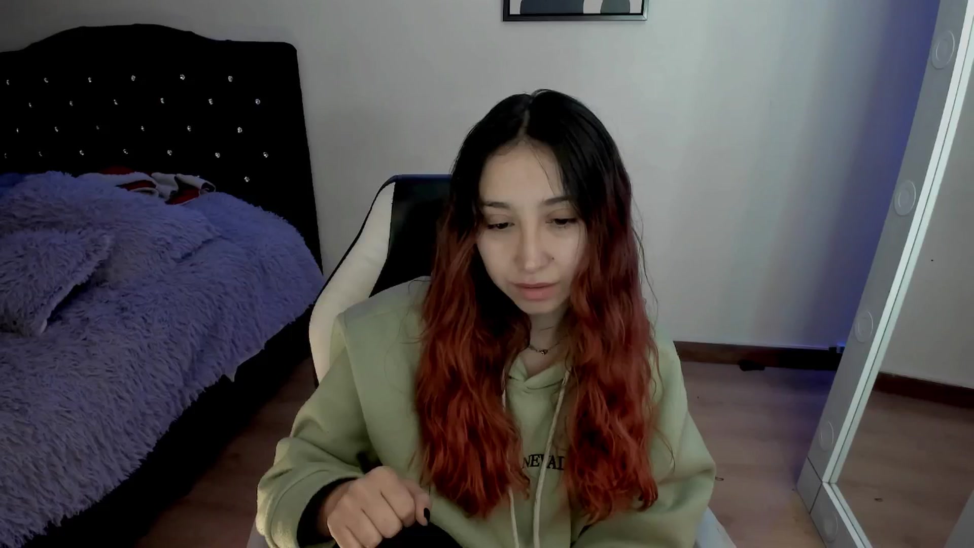 Gallery image thumbnail from Cristal_kat's myfreecams stream on, 10/29/2024, 07:23 image 2 of 20