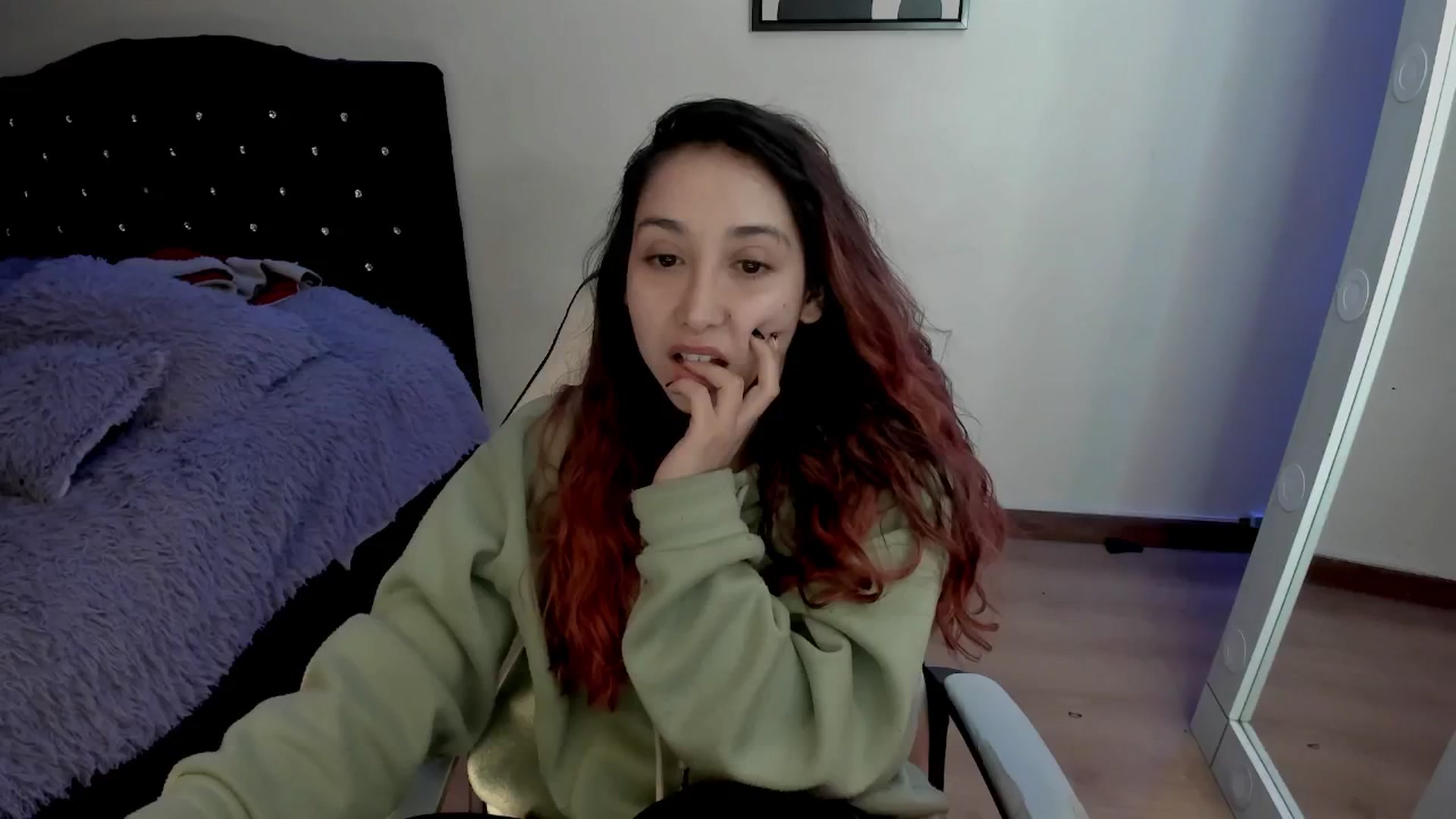 Gallery image thumbnail from Cristal_kat's myfreecams stream on, 10/29/2024, 07:23 image 8 of 20
