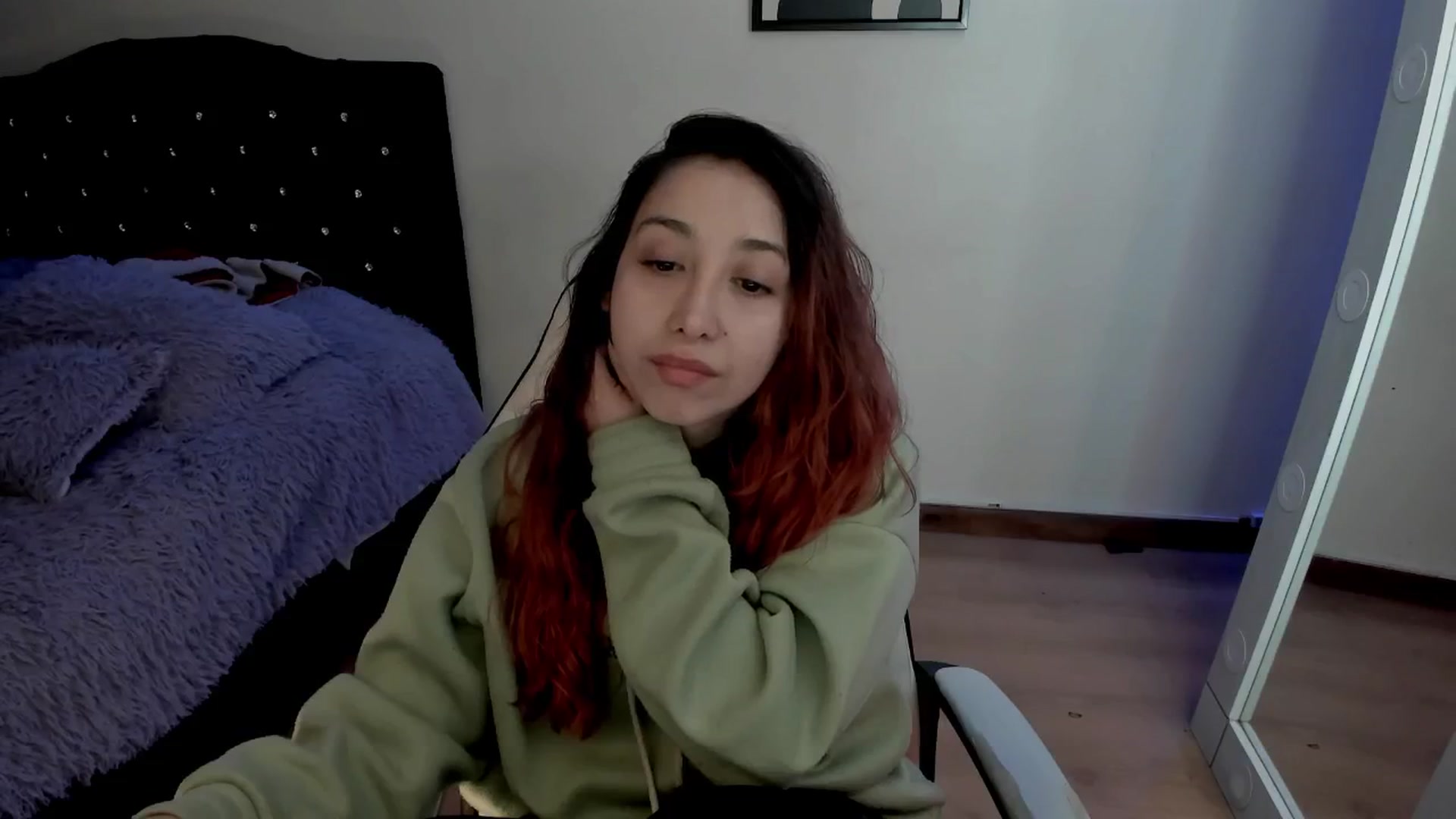 Gallery image thumbnail from Cristal_kat's myfreecams stream on, 10/29/2024, 07:23 image 7 of 20