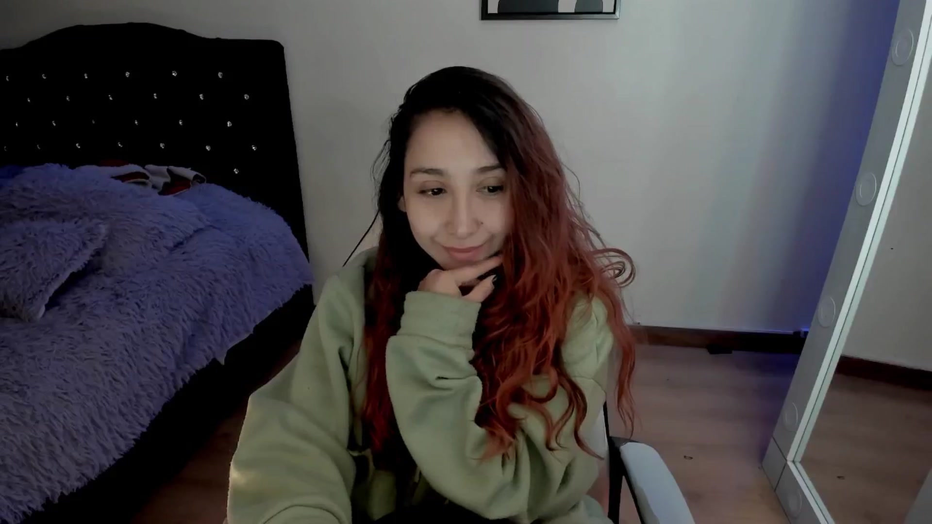 Gallery image thumbnail from Cristal_kat's myfreecams stream on, 10/29/2024, 07:23 image 12 of 20