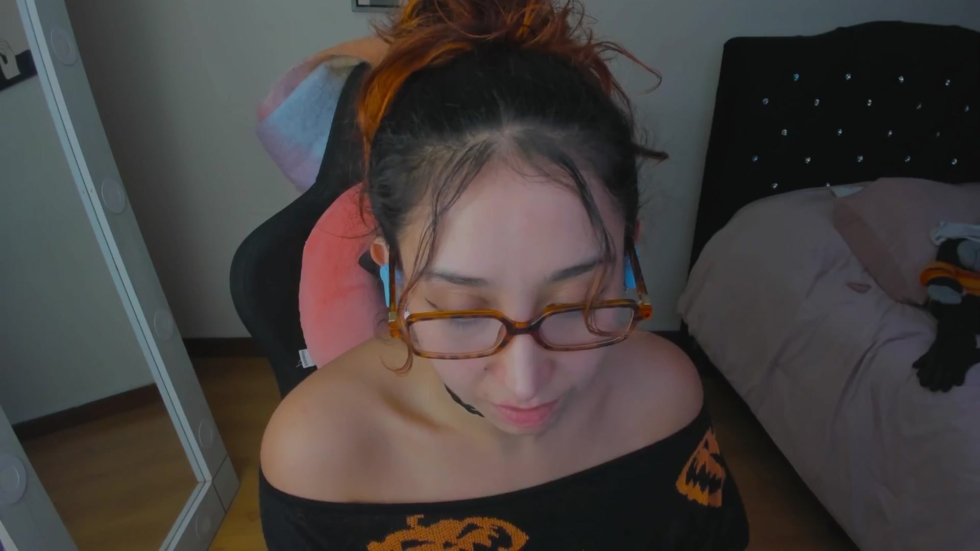 Gallery image thumbnail from Cristal_kat's myfreecams stream on, 10/27/2025, 07:19 image 11 of 20