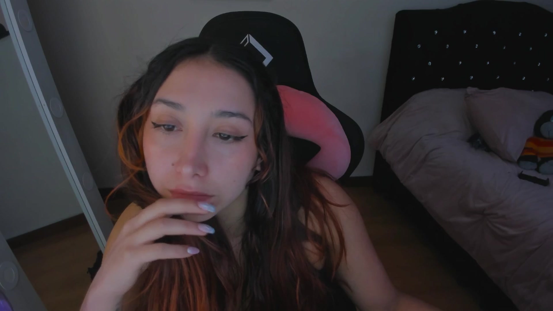 Gallery image thumbnail from Cristal_kat's myfreecams stream on, 10/29/2025, 08:00 image 11 of 20