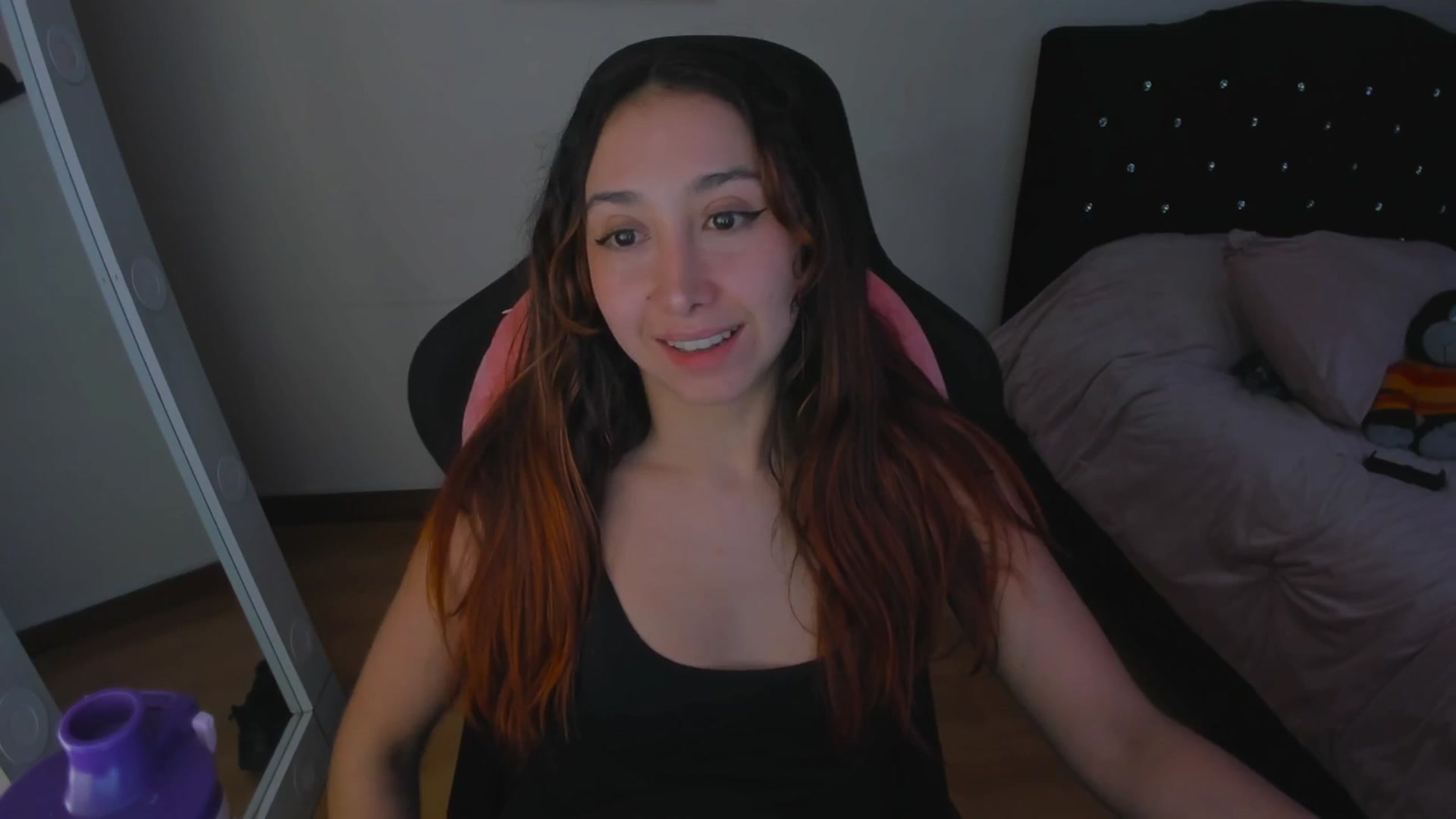Gallery image thumbnail from Cristal_kat's myfreecams stream on, 10/29/2025, 08:00 image 6 of 20