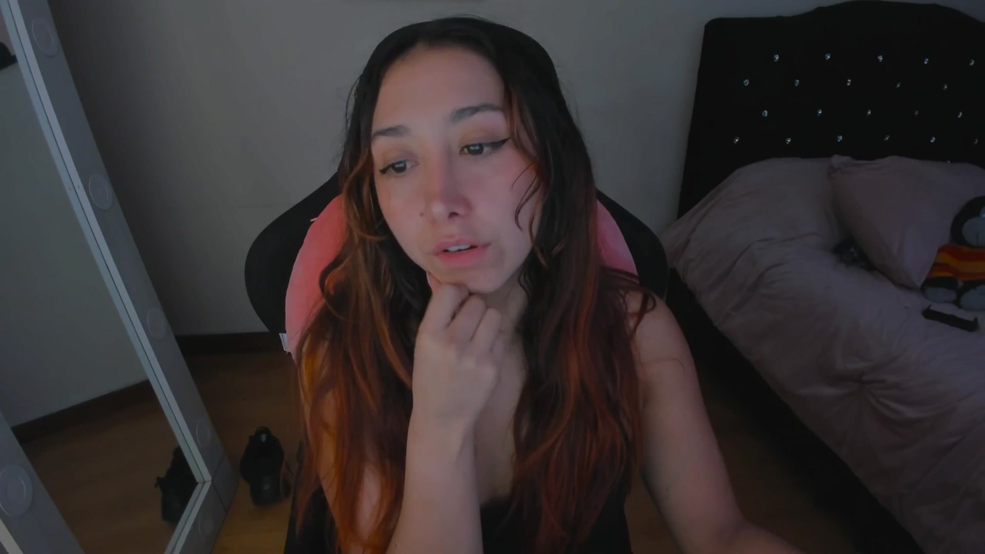 Gallery image thumbnail from Cristal_kat's myfreecams stream on, 10/29/2025, 08:00 image 18 of 20