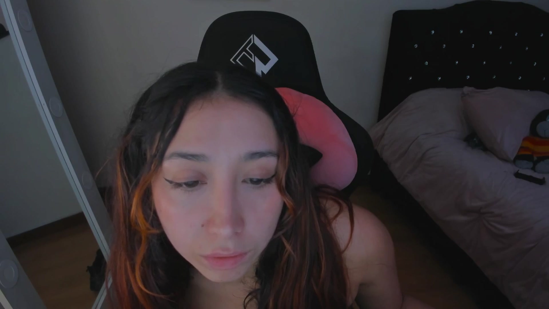 Gallery image thumbnail from Cristal_kat's myfreecams stream on, 10/29/2025, 08:00 image 20 of 20