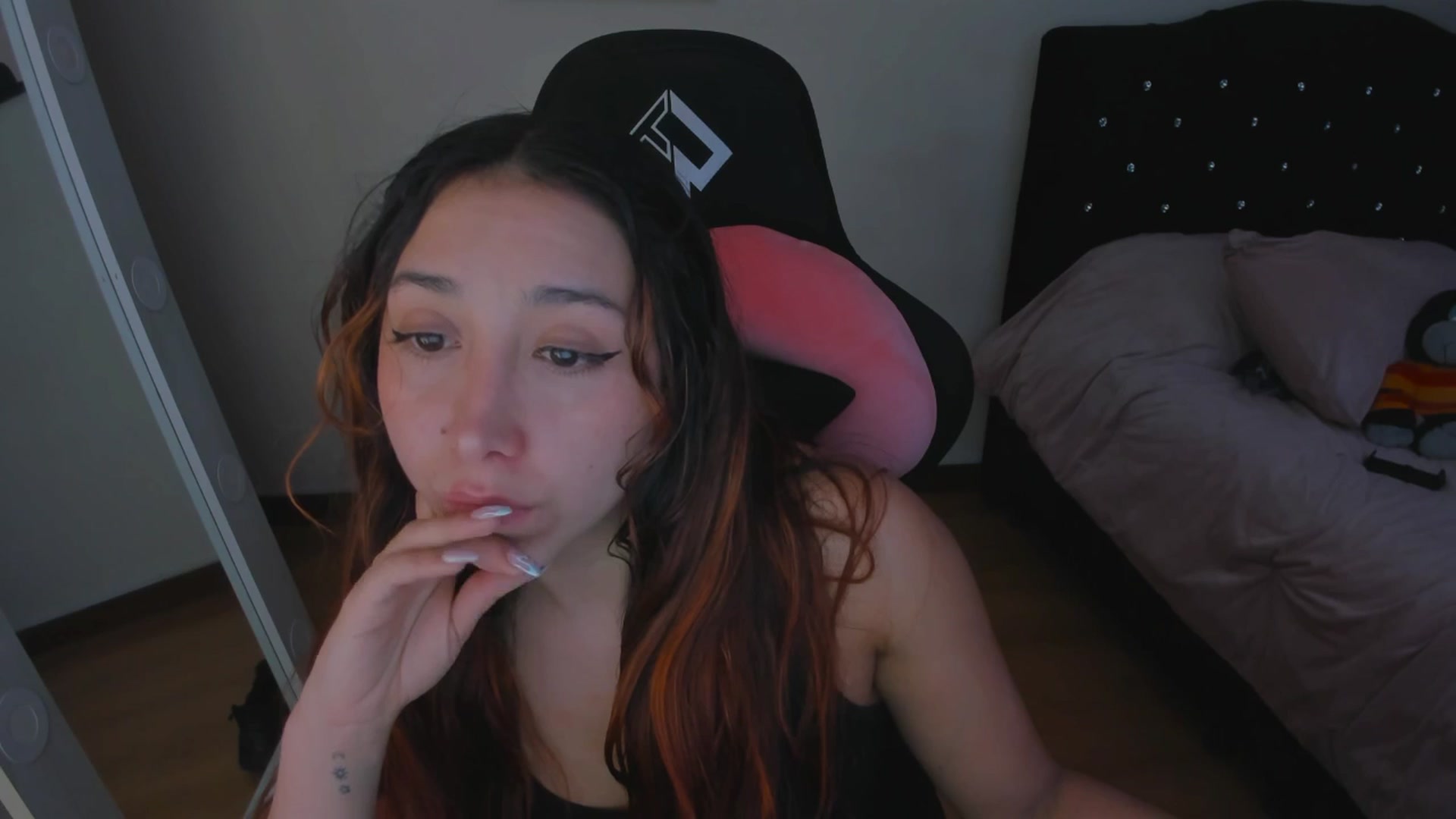 Gallery image thumbnail from Cristal_kat's myfreecams stream on, 10/29/2025, 08:00 image 16 of 20