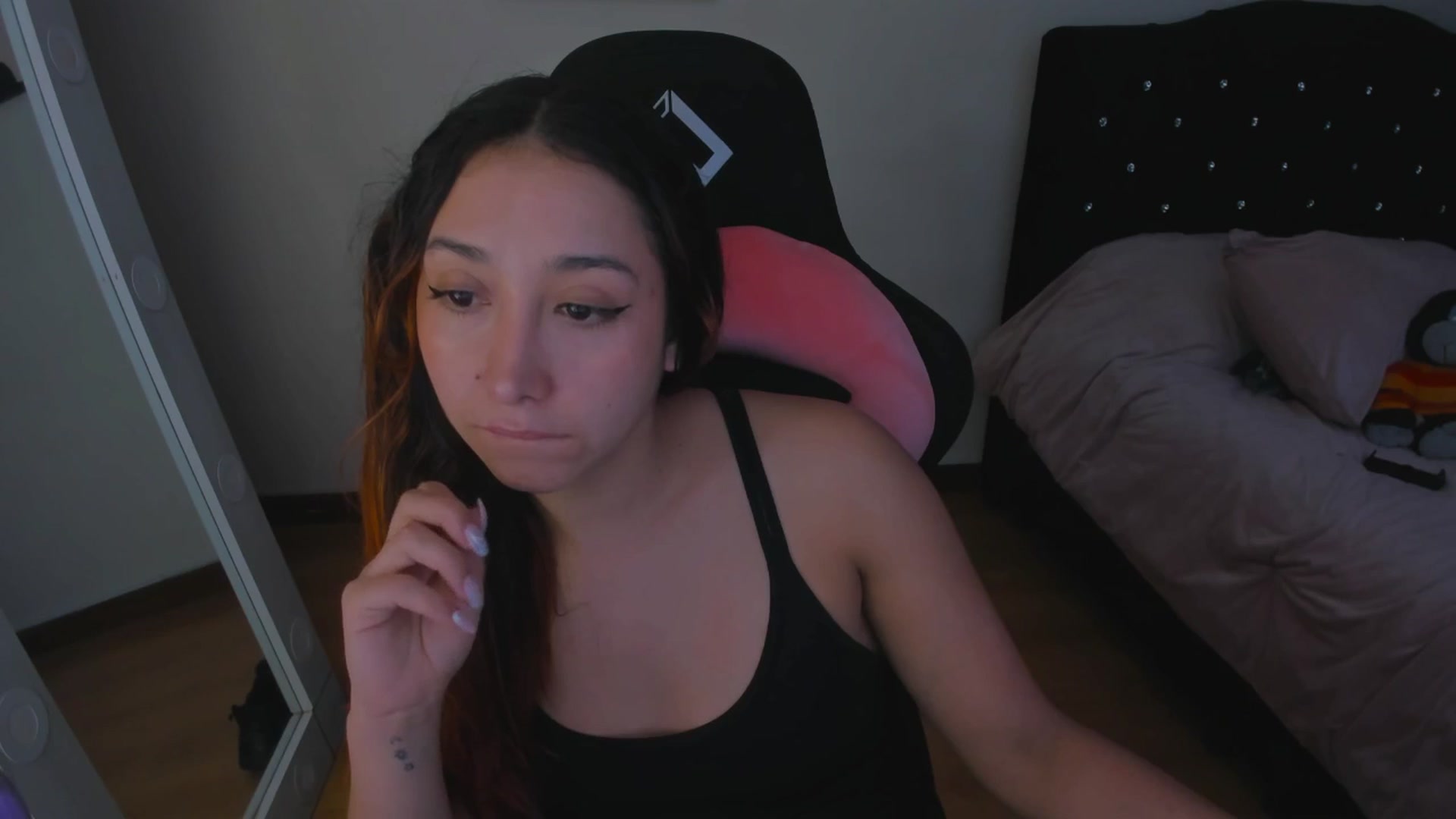 Gallery image thumbnail from Cristal_kat's myfreecams stream on, 10/29/2025, 08:00 image 14 of 20