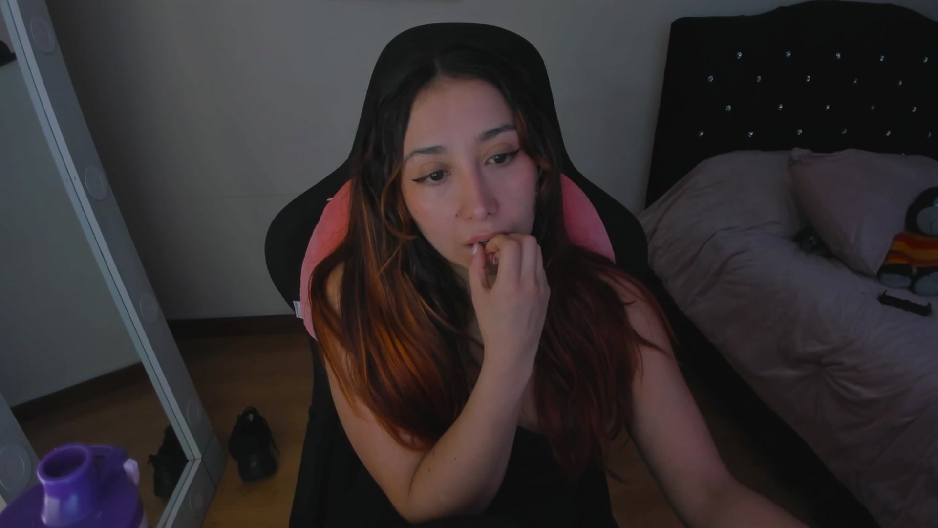 Gallery image thumbnail from Cristal_kat's myfreecams stream on, 10/29/2025, 08:00 image 10 of 20