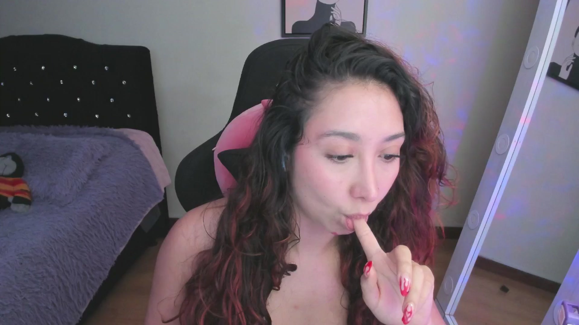 Gallery image thumbnail from Cristal_kat's myfreecams stream on, 12/03/2025, 07:56 image 1 of 20