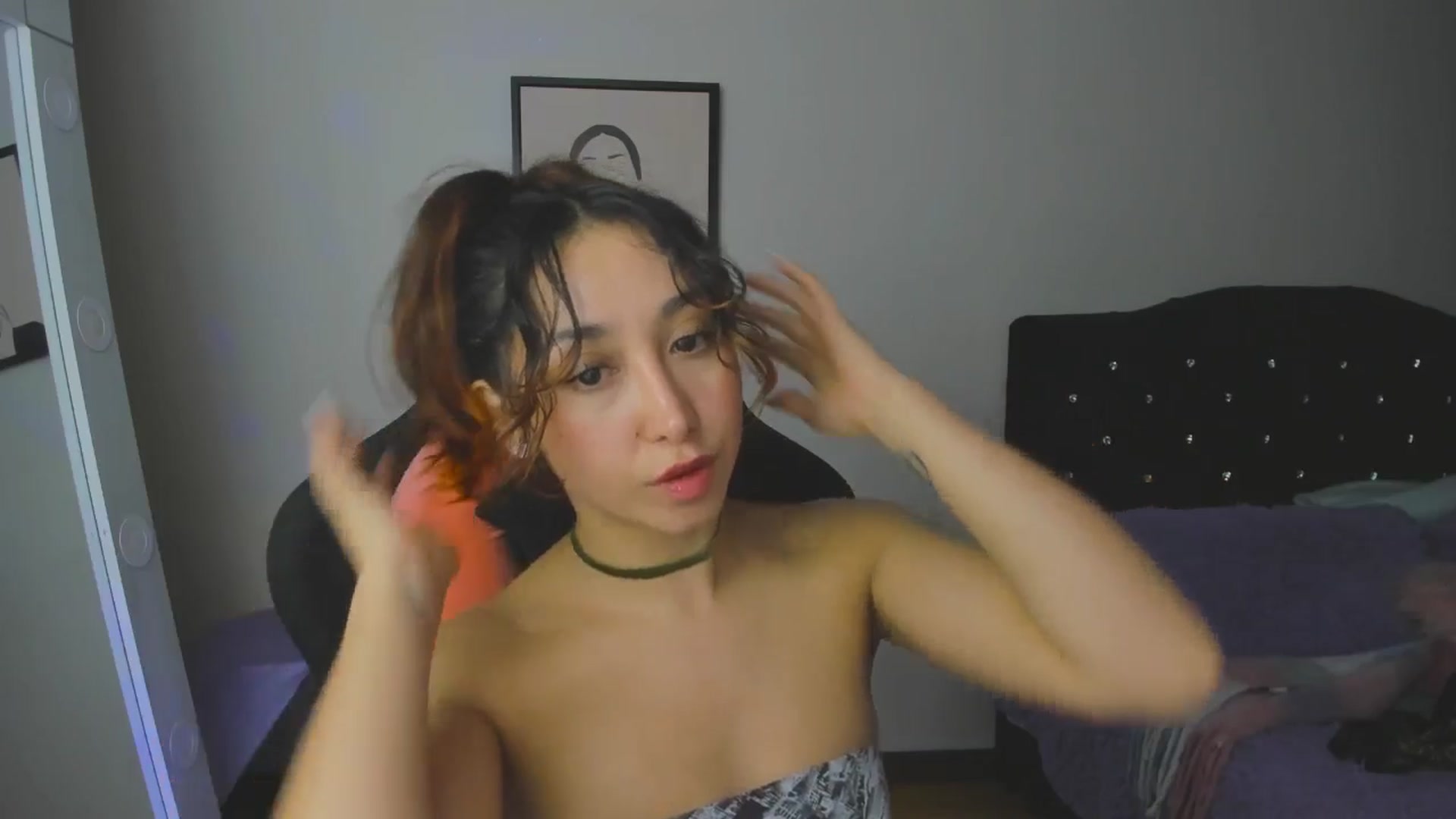 Gallery image thumbnail from Cristal_kat's myfreecams stream on, 12/17/2025, 06:55 image 7 of 20