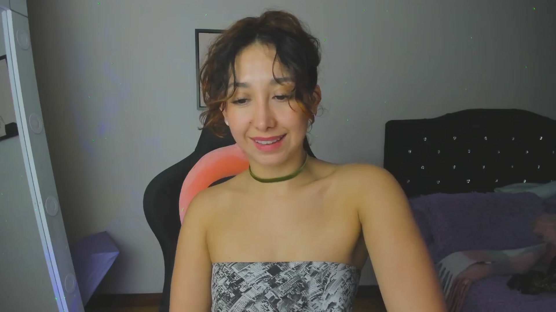 Gallery image thumbnail from Cristal_kat's myfreecams stream on, 12/17/2025, 06:55 image 2 of 20