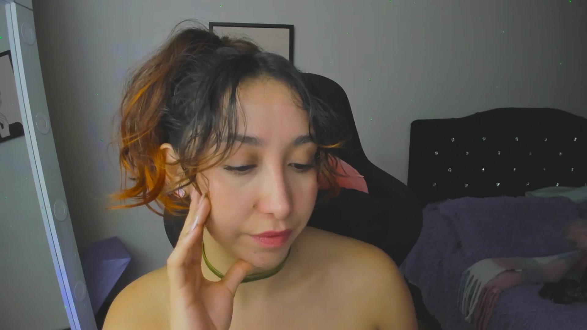 Gallery image thumbnail from Cristal_kat's myfreecams stream on, 12/17/2025, 06:55 image 18 of 20