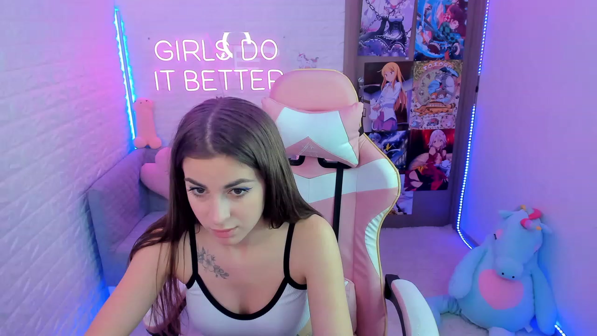 Gallery image thumbnail from CristiRose's myfreecams stream on, 11/20/2022, 19:29 image 1 of 20