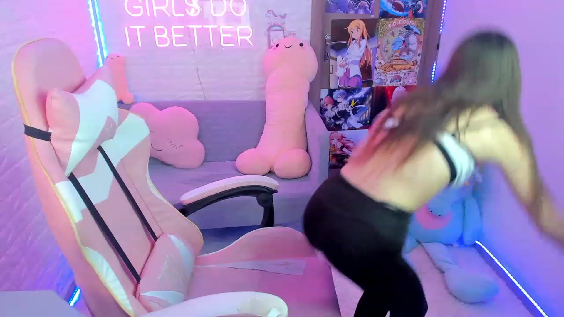 Gallery image thumbnail from CristiRose's myfreecams stream on, 11/20/2022, 19:29 image 19 of 20