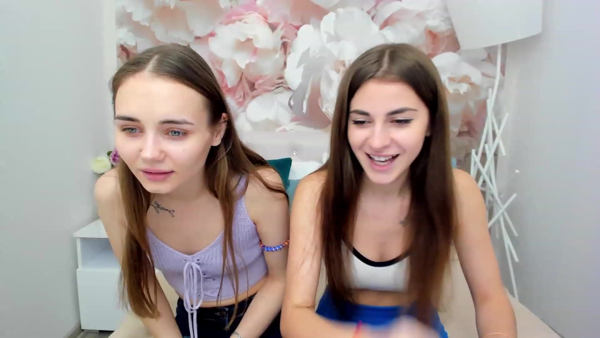 Gallery image thumbnail from CristiRose's myfreecams stream on, 11/23/2022, 16:11 image 7 of 20