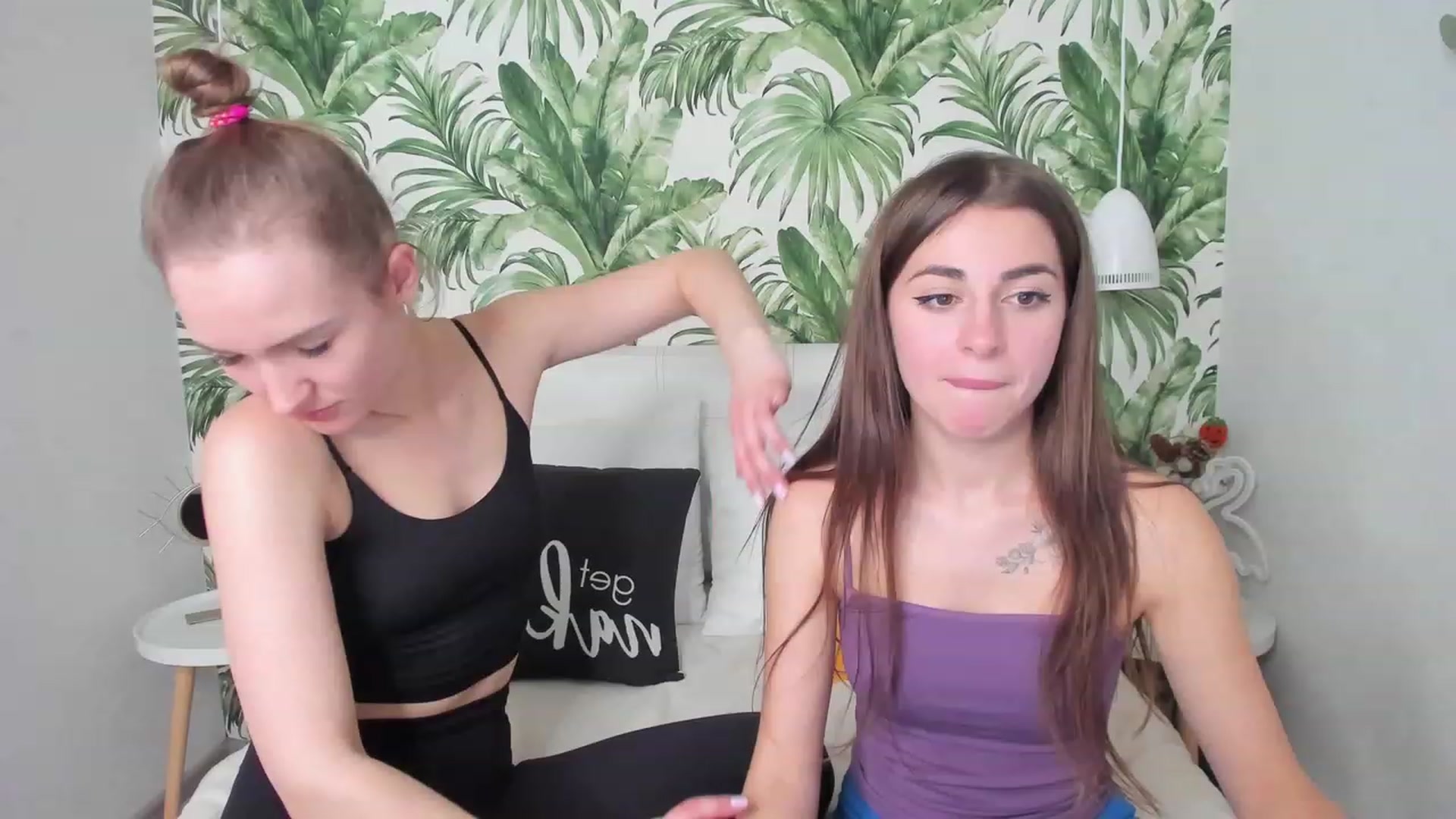 Gallery image thumbnail from CristiRose's myfreecams stream on, 11/24/2022, 17:23 image 3 of 20