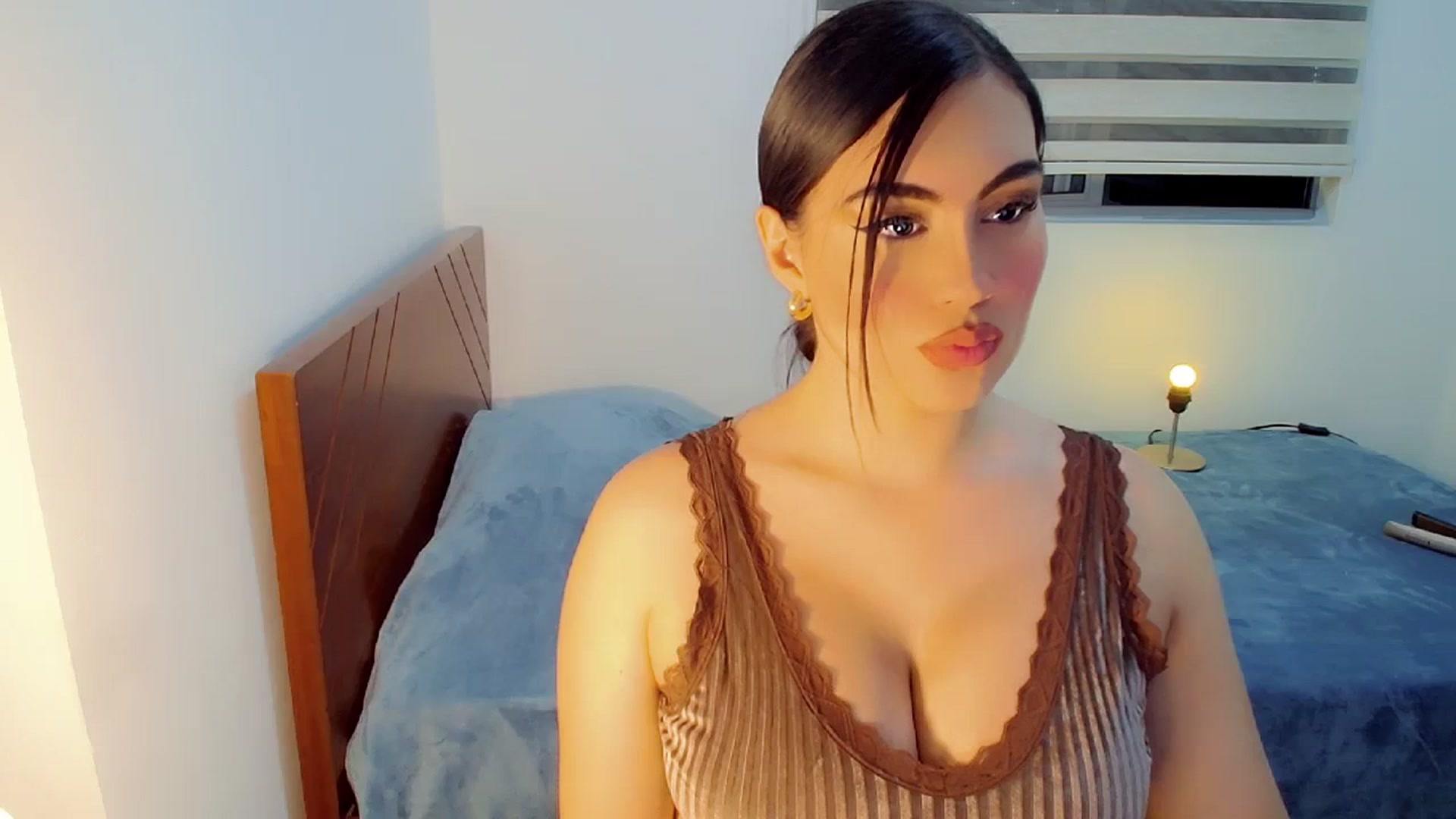 Gallery image thumbnail from CristinMiller's myfreecams stream on, 12/07/2023, 07:51 image 17 of 20