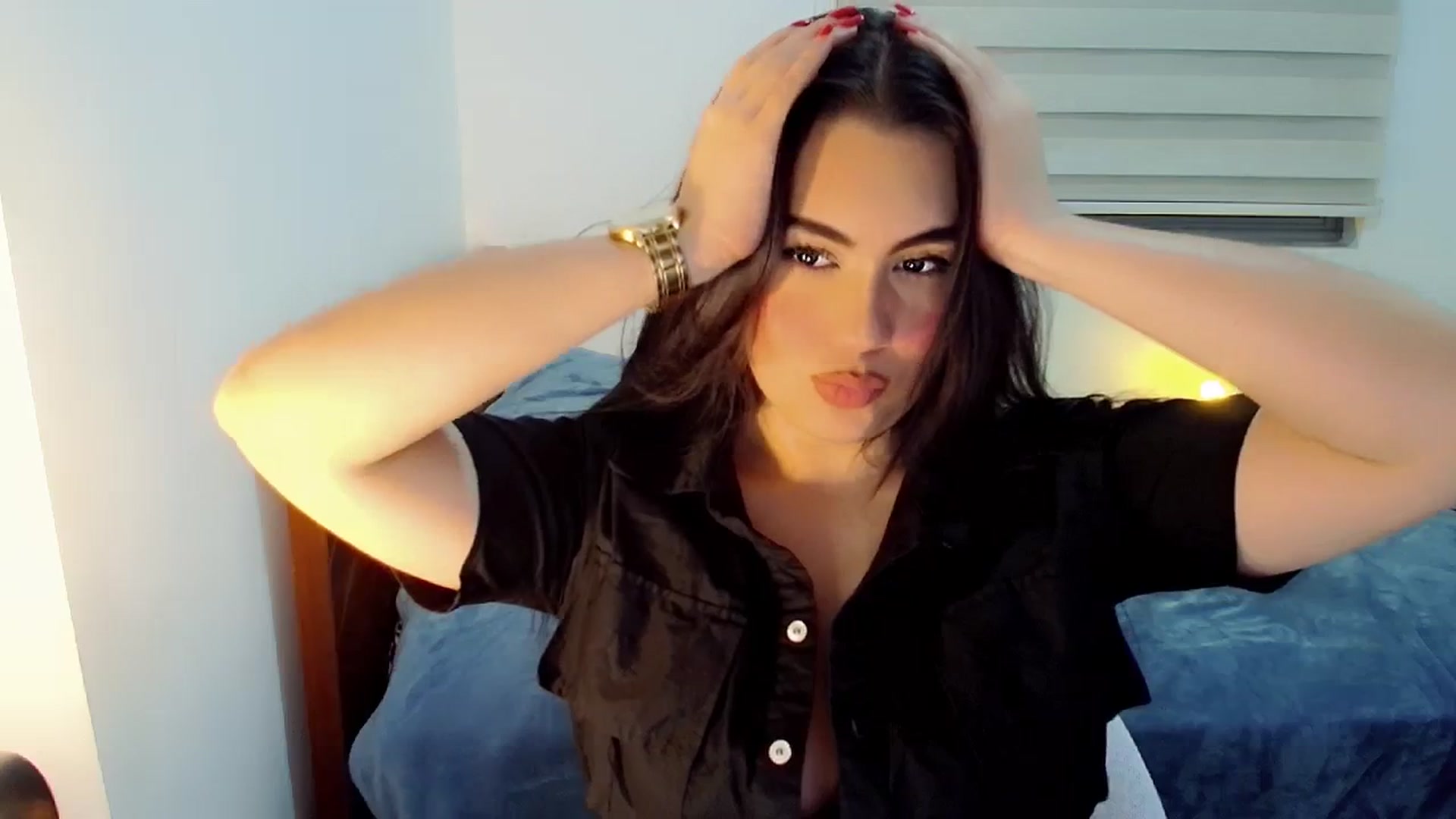 Gallery image thumbnail from CristinMiller's myfreecams stream on, 12/19/2023, 08:20 image 14 of 20