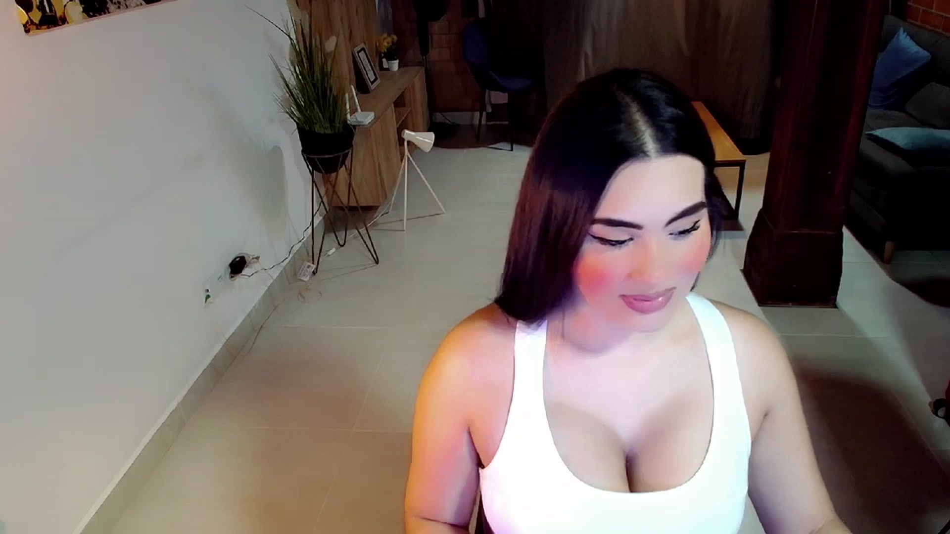 Gallery image thumbnail from CristinMiller's myfreecams stream on, 12/25/2023, 02:49 image 13 of 20