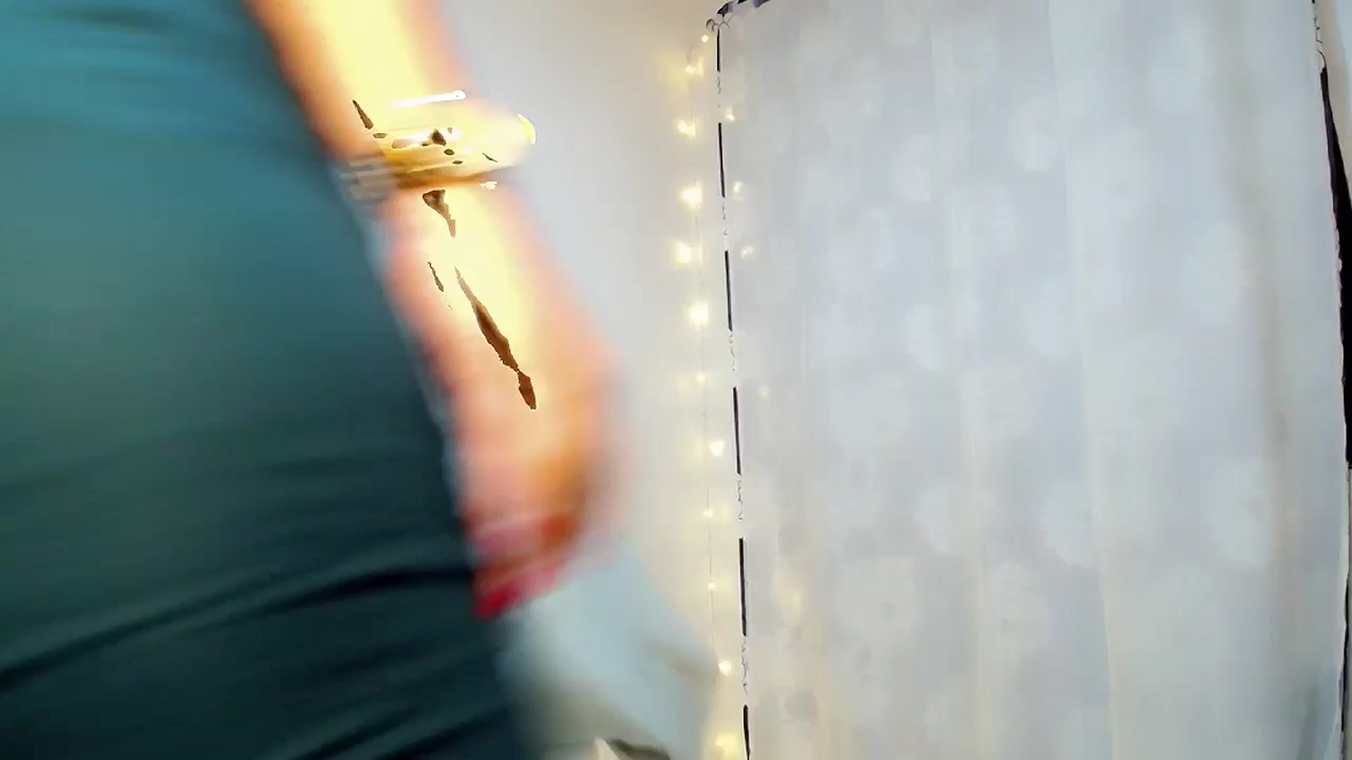 Gallery image thumbnail from CristinMiller's myfreecams stream on, 12/31/2023, 22:06 image 19 of 20