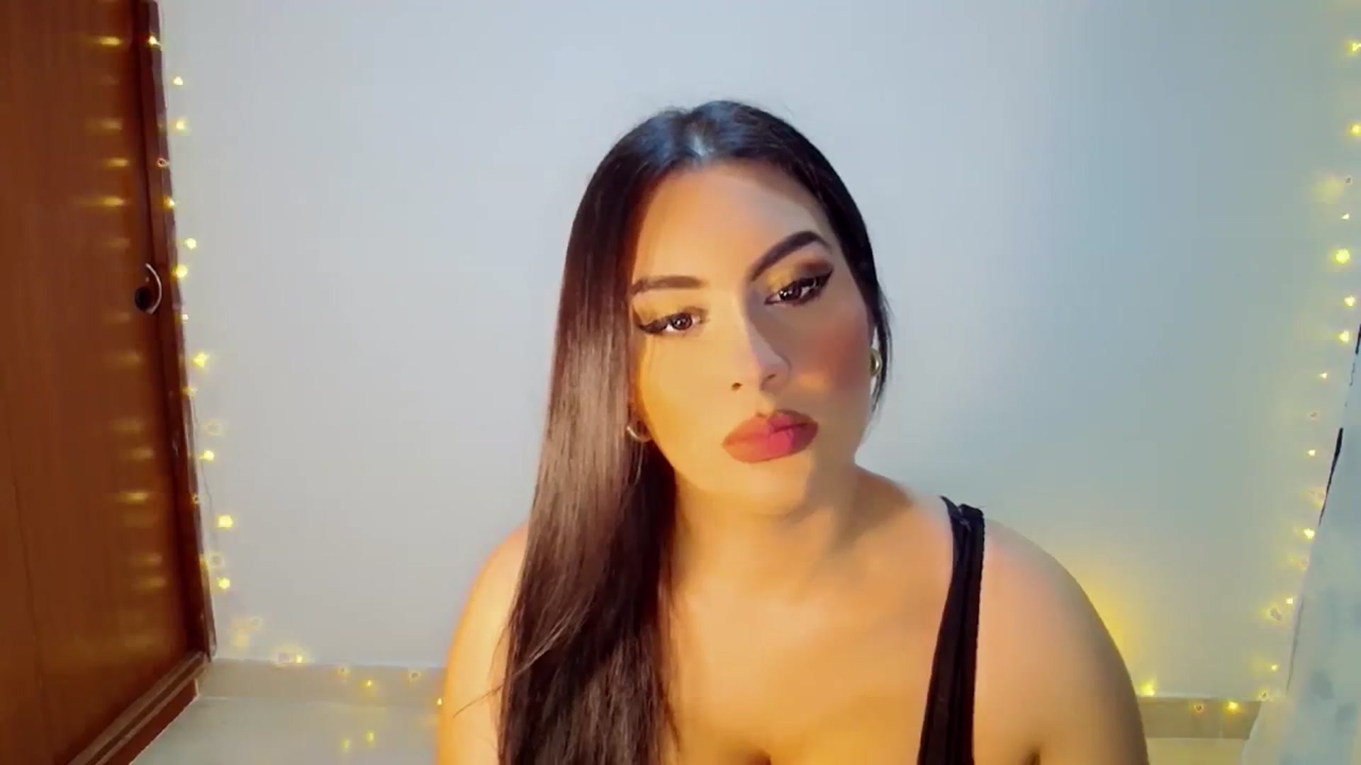 Gallery image thumbnail from CristinMiller's myfreecams stream on, 12/31/2023, 23:43 image 13 of 20