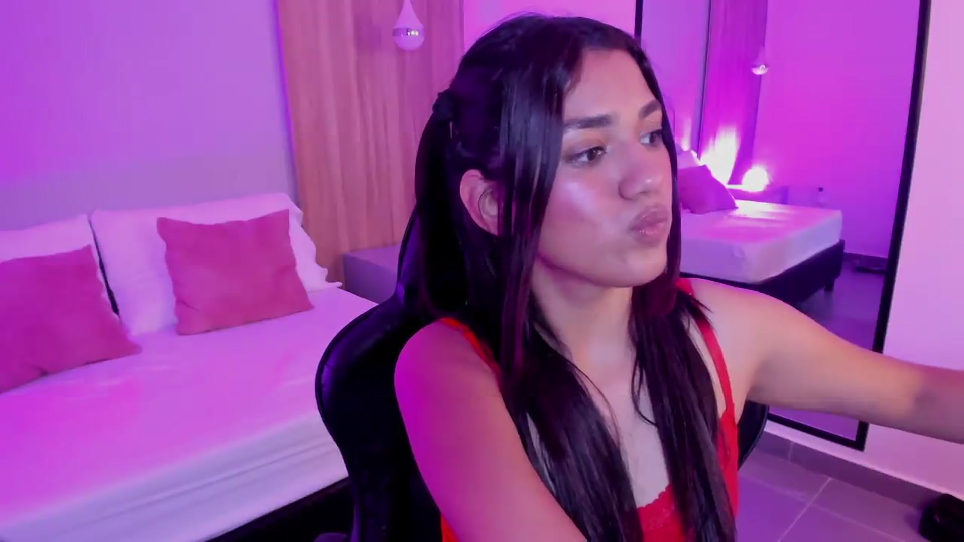 Gallery image thumbnail from Cristin_collins's myfreecams stream on, 05/31/2026, 14:48 image 19 of 20