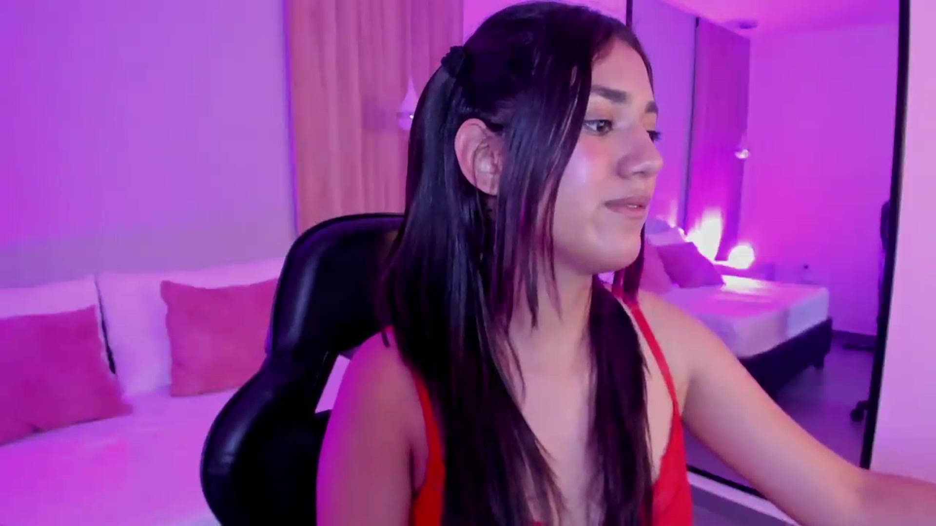 Gallery image thumbnail from Cristin_collins's myfreecams stream on, 05/31/2026, 14:48 image 16 of 20