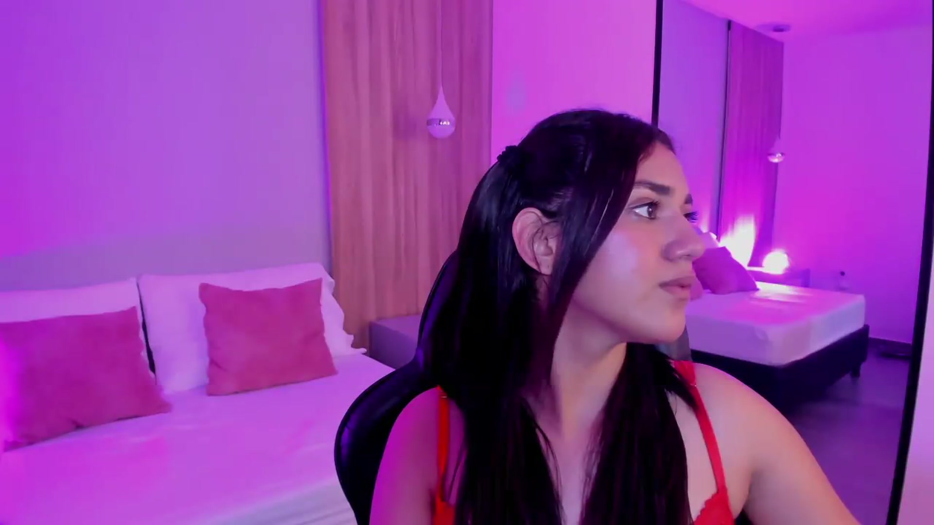 Gallery image thumbnail from Cristin_collins's myfreecams stream on, 05/31/2026, 14:48 image 18 of 20