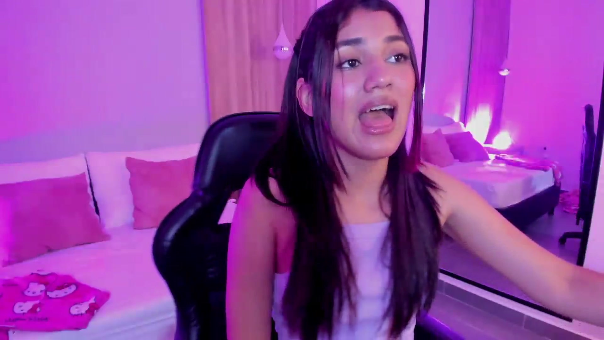 Gallery image thumbnail from Cristin_collins's myfreecams stream on, 05/31/2026, 14:48 image 13 of 20