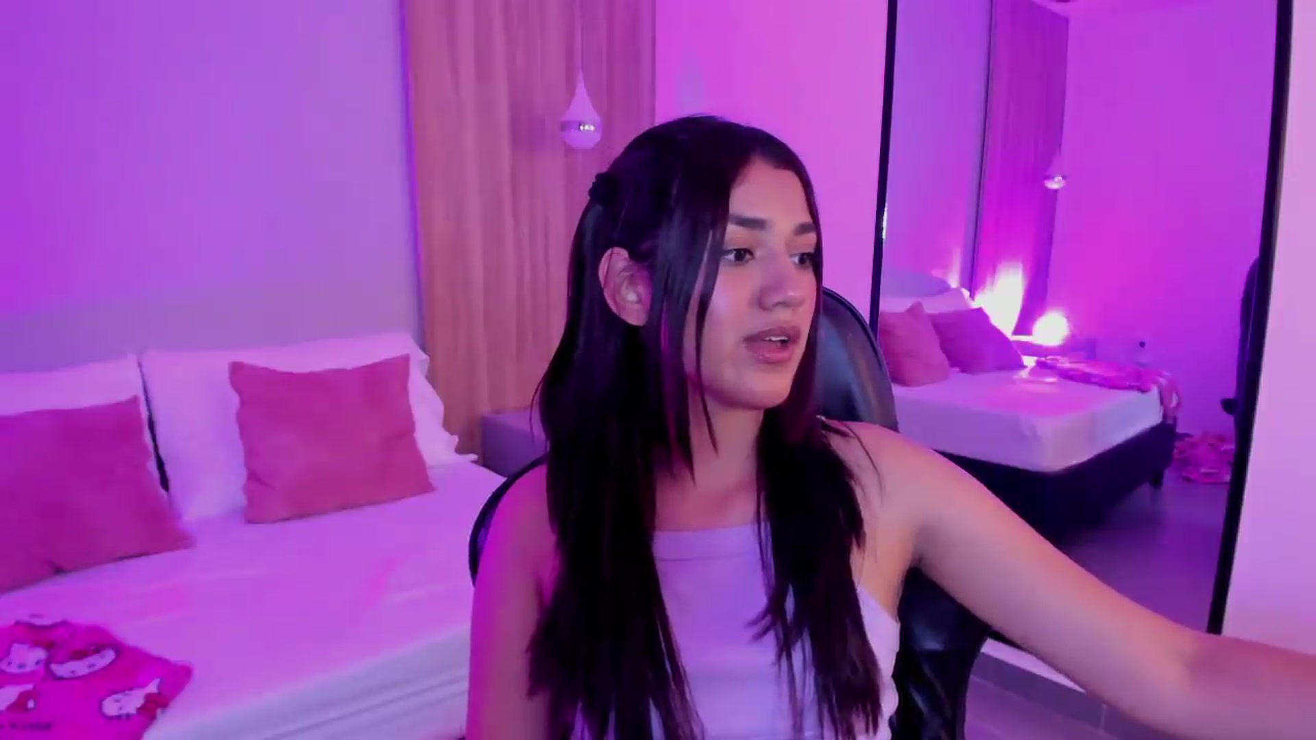 Gallery image thumbnail from Cristin_collins's myfreecams stream on, 05/31/2026, 14:48 image 8 of 20