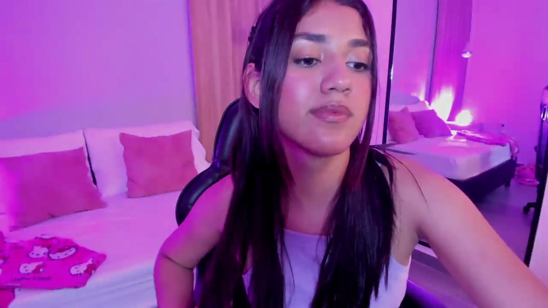 Gallery image thumbnail from Cristin_collins's myfreecams stream on, 05/31/2026, 14:48 image 10 of 20