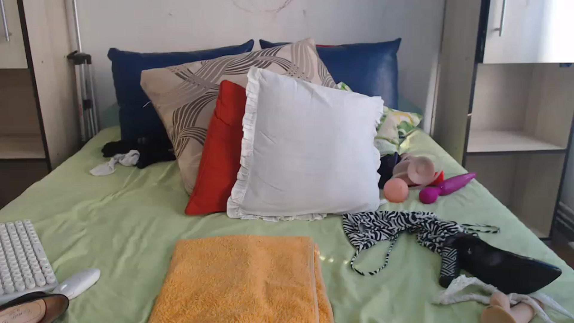 Gallery image thumbnail from Cristina79's myfreecams stream on, 12/04/2022, 13:38 image 6 of 20