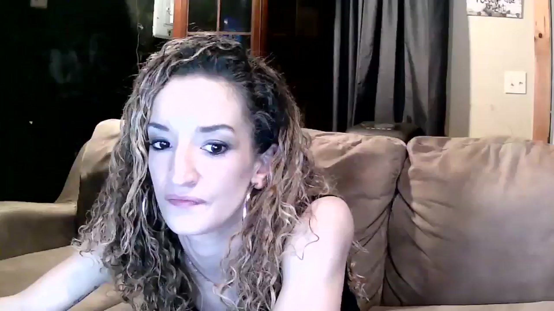 Gallery image thumbnail from Cristinagb's myfreecams stream on, 12/27/2023, 09:11 image 2 of 20