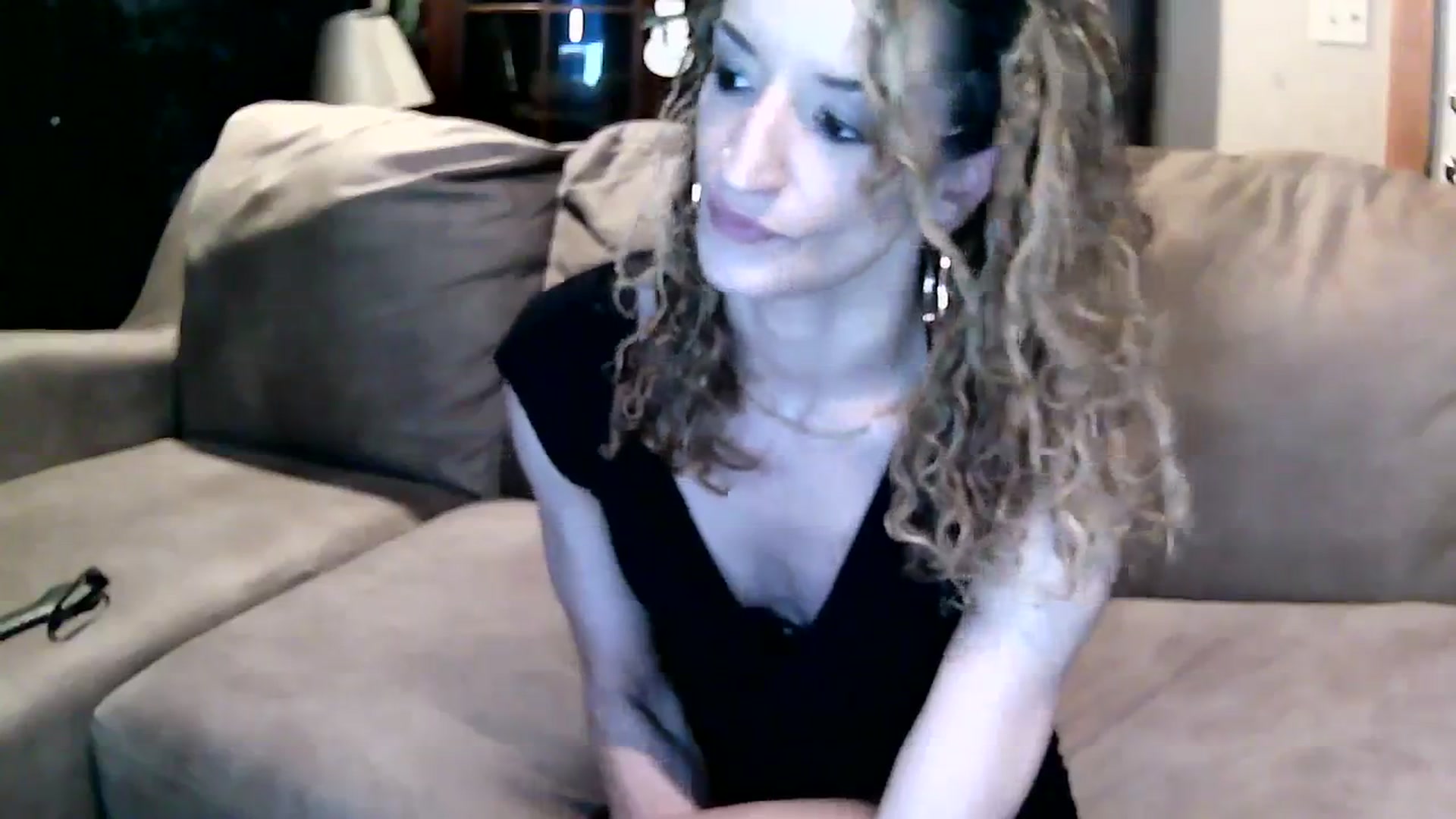 Gallery image thumbnail from Cristinagb's myfreecams stream on, 12/27/2023, 09:11 image 17 of 20