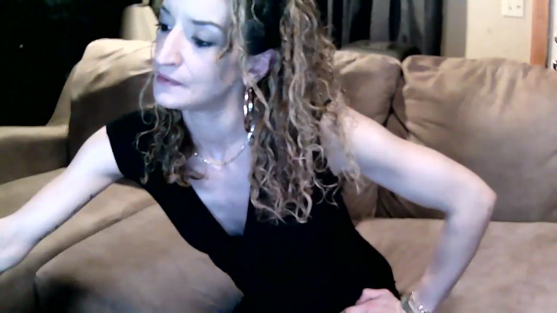 Gallery image thumbnail from Cristinagb's myfreecams stream on, 12/27/2023, 09:11 image 16 of 20