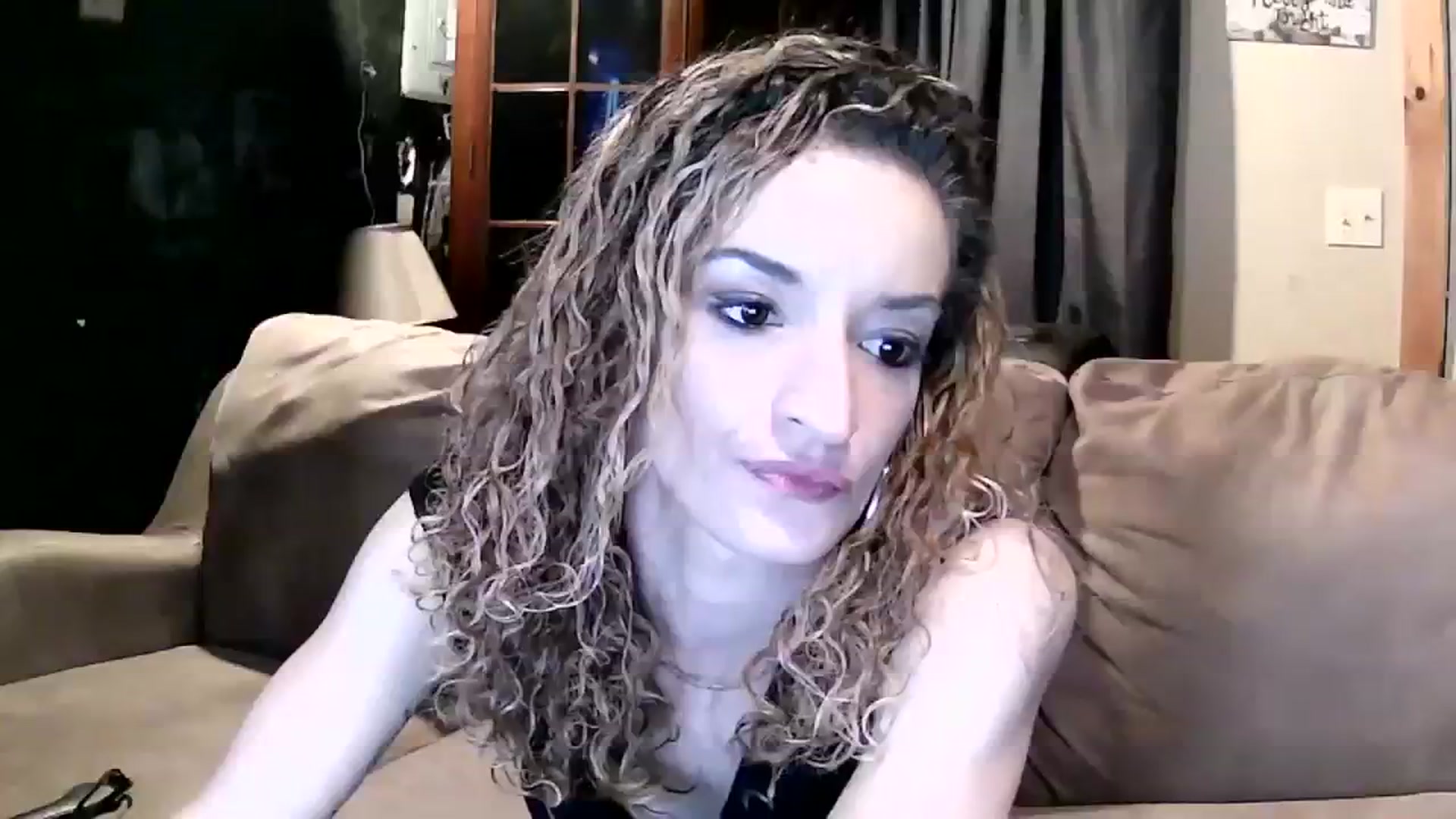 Gallery image thumbnail from Cristinagb's myfreecams stream on, 12/27/2023, 09:11 image 6 of 20
