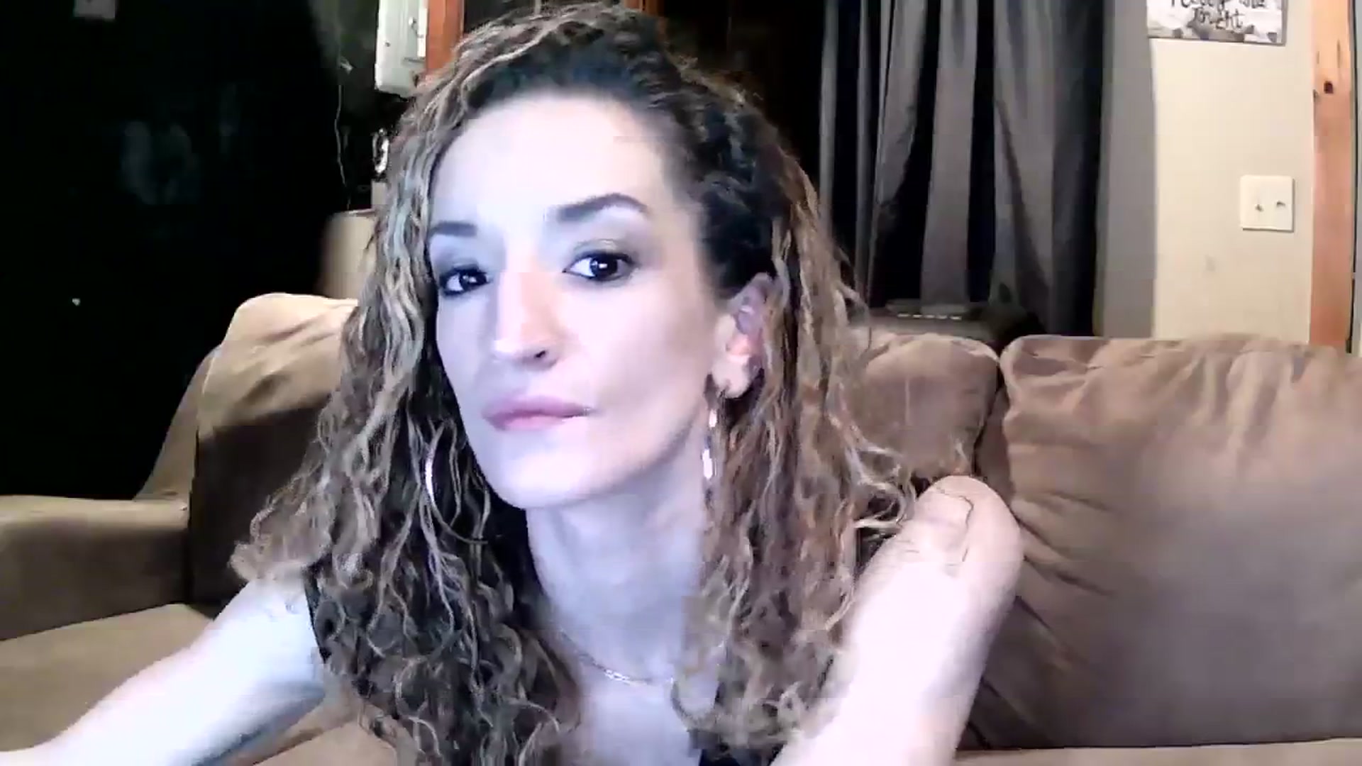 Gallery image thumbnail from Cristinagb's myfreecams stream on, 12/27/2023, 09:11 image 9 of 20