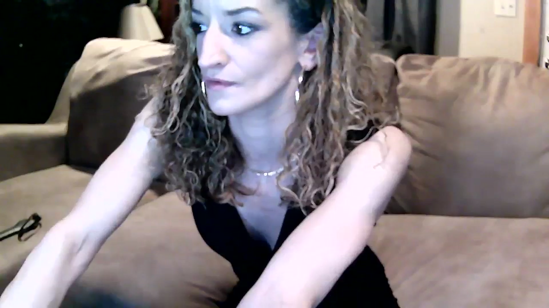 Gallery image thumbnail from Cristinagb's myfreecams stream on, 12/27/2023, 09:11 image 12 of 20