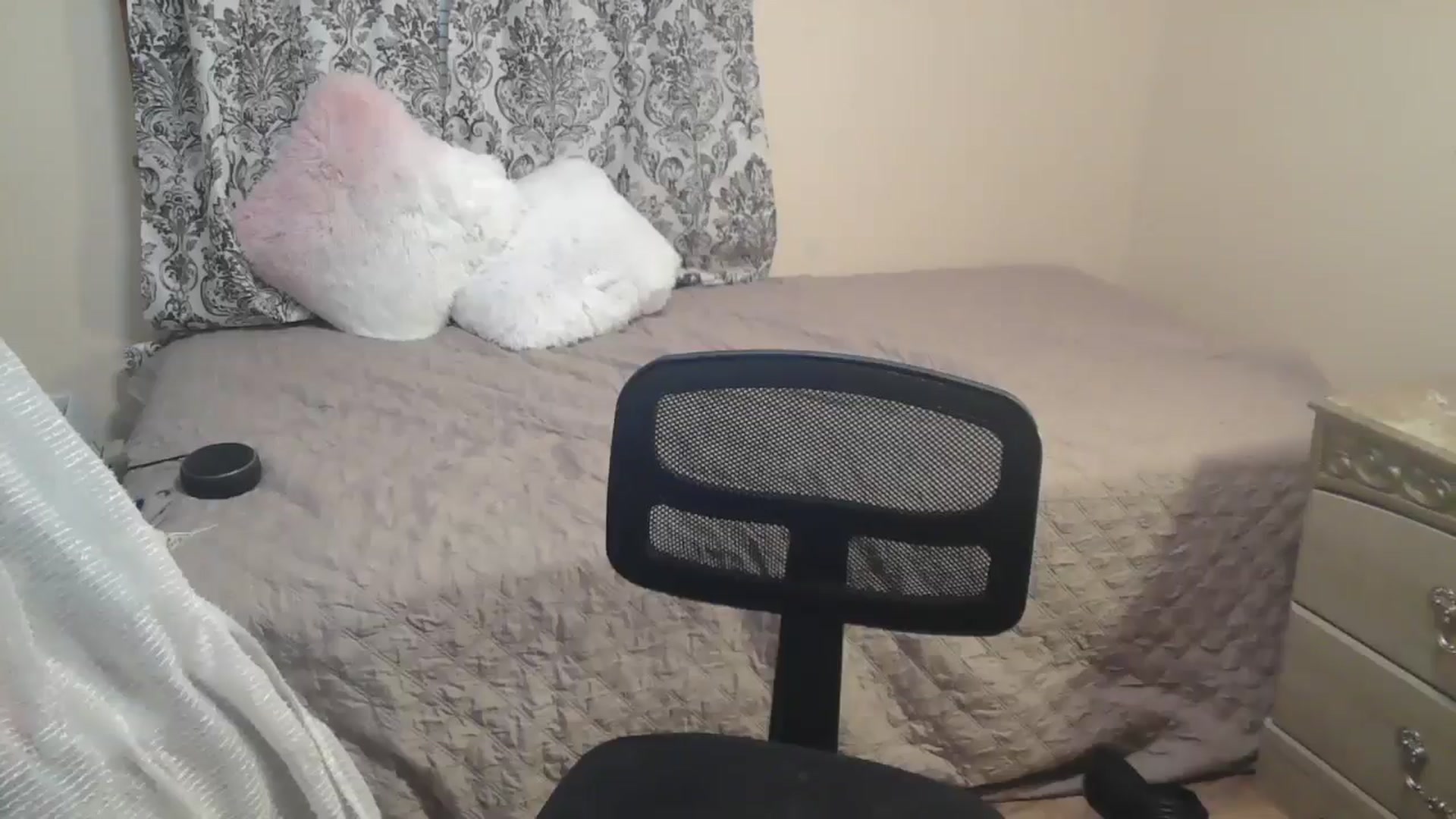 Gallery image thumbnail from Cristinagb's myfreecams stream on, 05/27/2024, 08:33 image 1 of 20