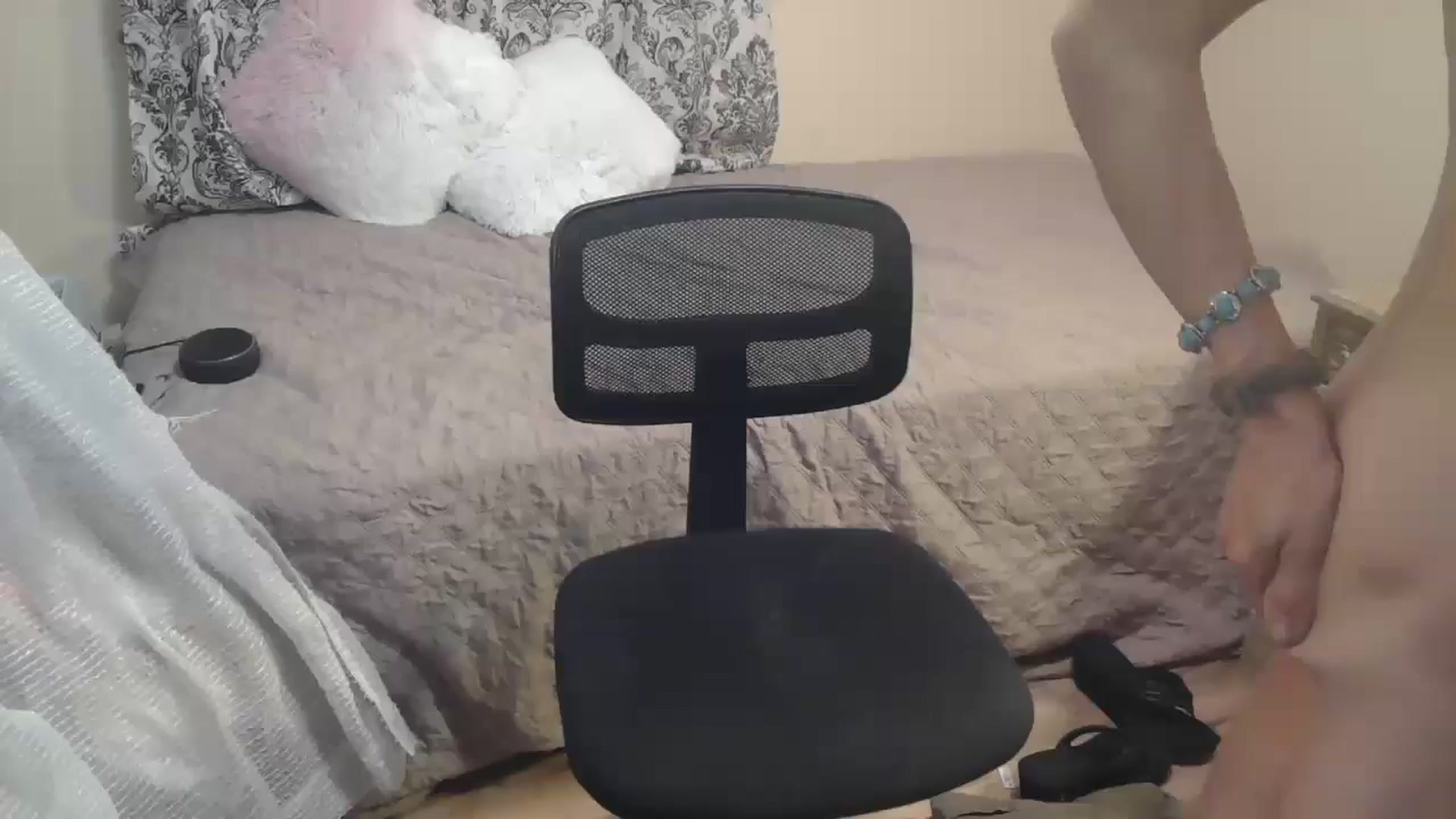 Gallery image thumbnail from Cristinagb's myfreecams stream on, 05/27/2024, 08:33 image 14 of 20