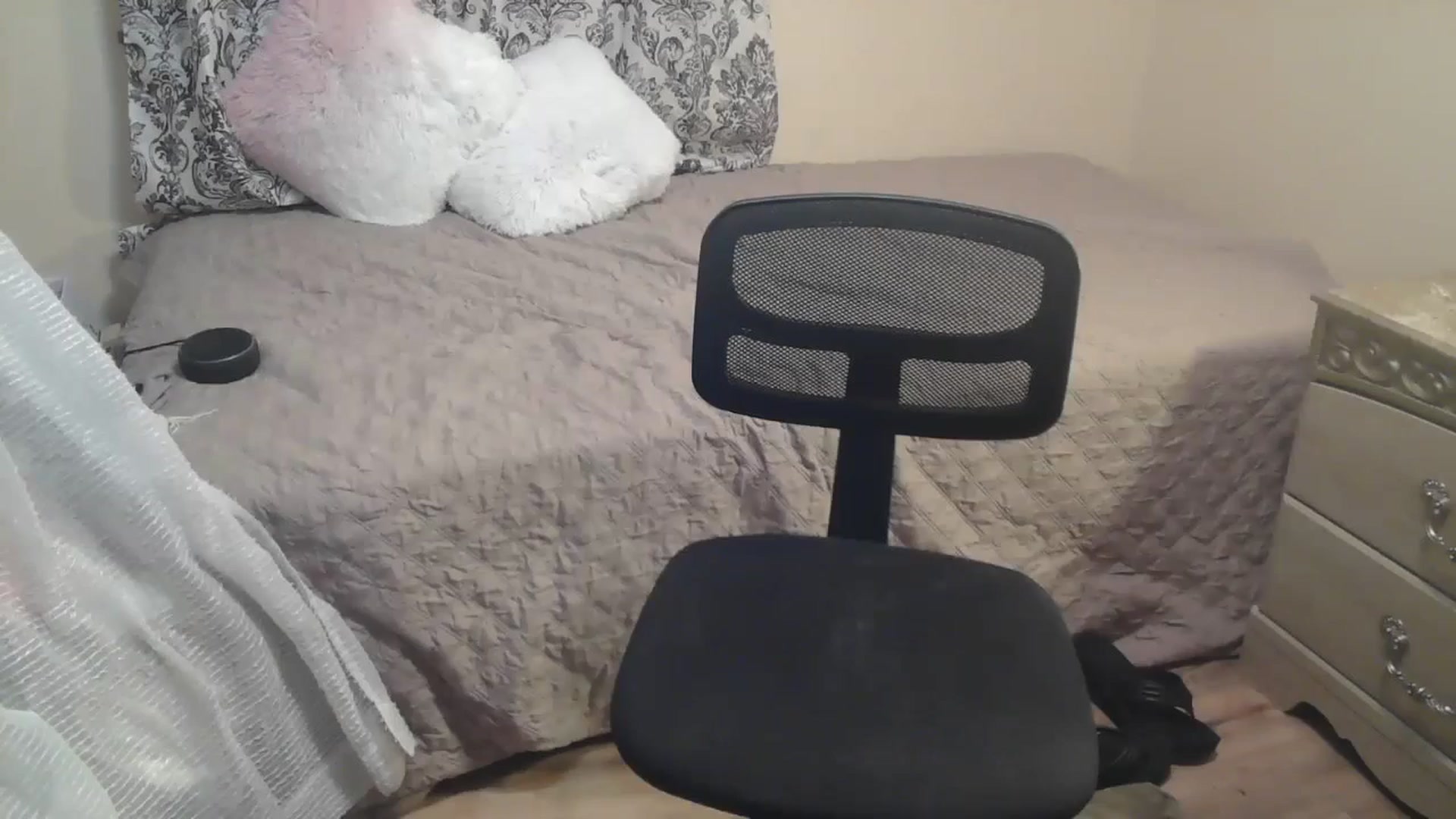 Gallery image thumbnail from Cristinagb's myfreecams stream on, 05/27/2024, 08:33 image 19 of 20